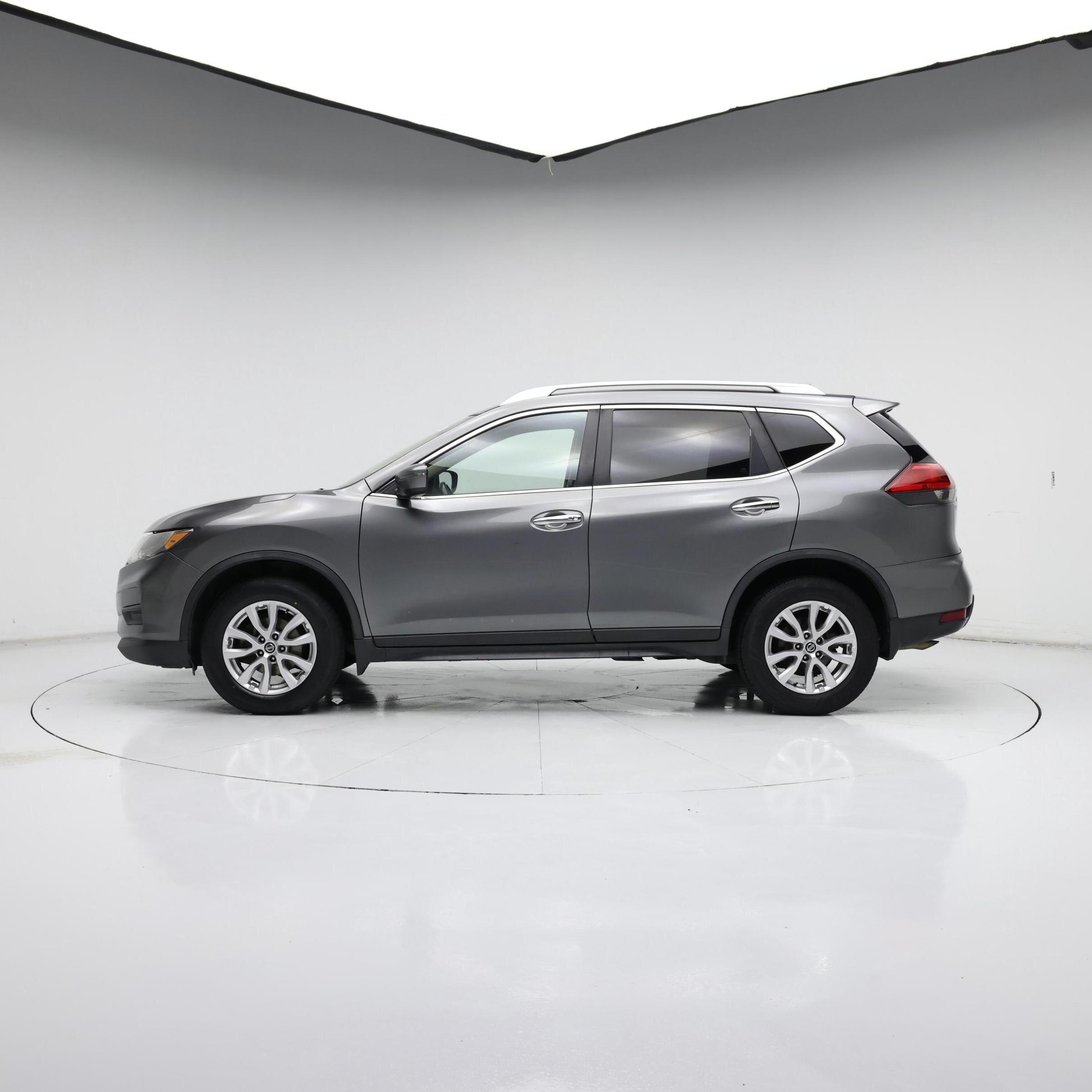 Thumbnail: 2017 Nissan Rogue - 3