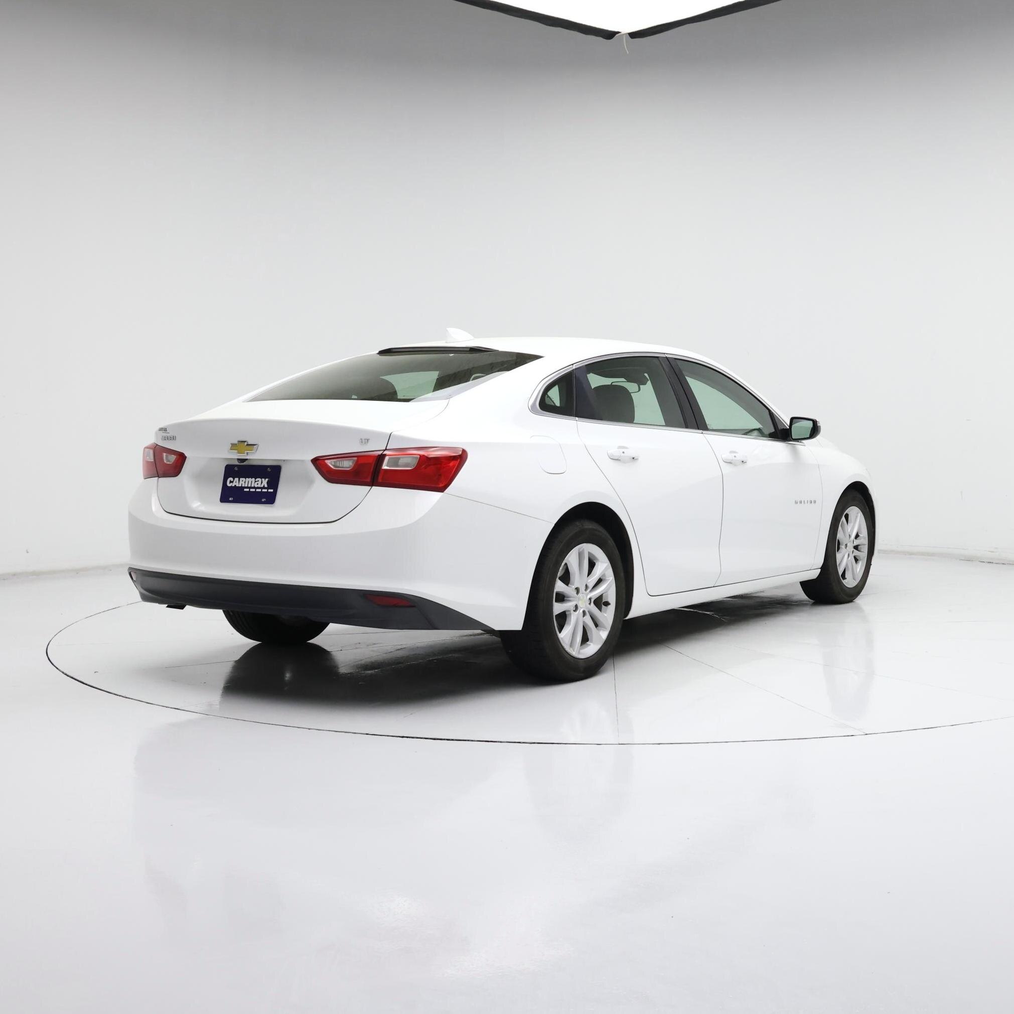 Thumbnail: 2018 Chevrolet Malibu - 8