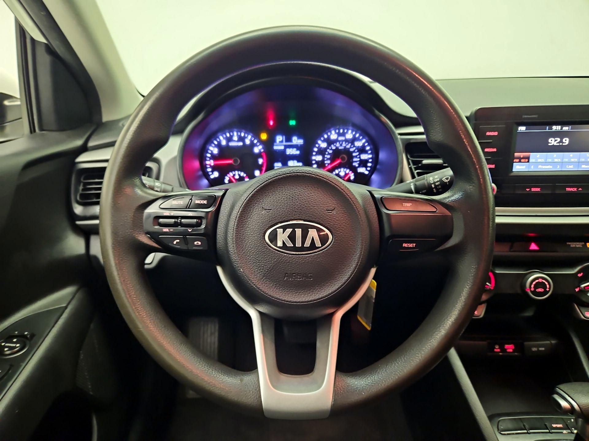 Thumbnail: 2019 Kia Rio - 10