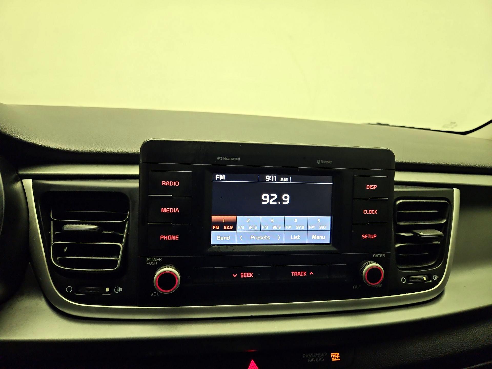 Thumbnail: 2019 Kia Rio - 13