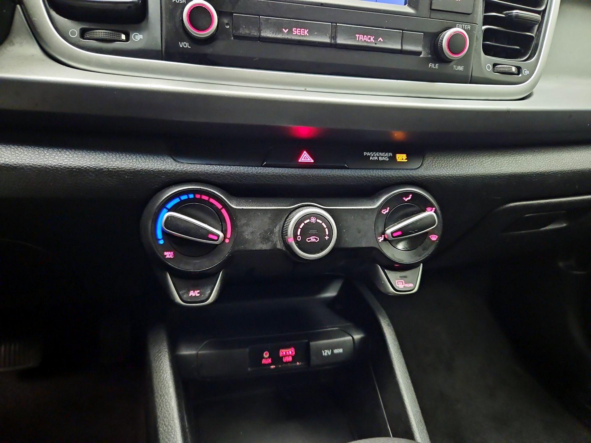 Thumbnail: 2019 Kia Rio - 14