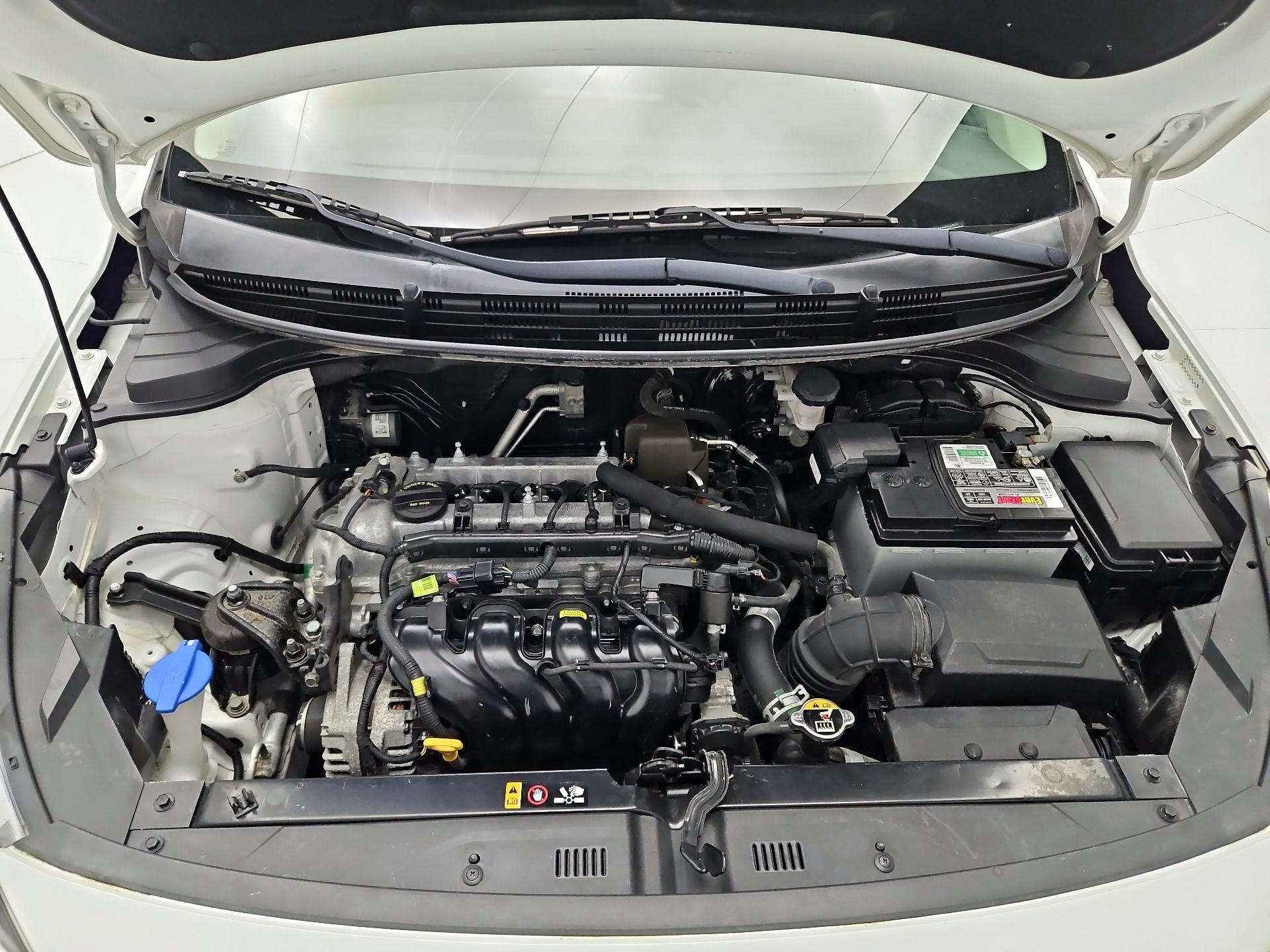 Thumbnail: 2019 Kia Rio - 18