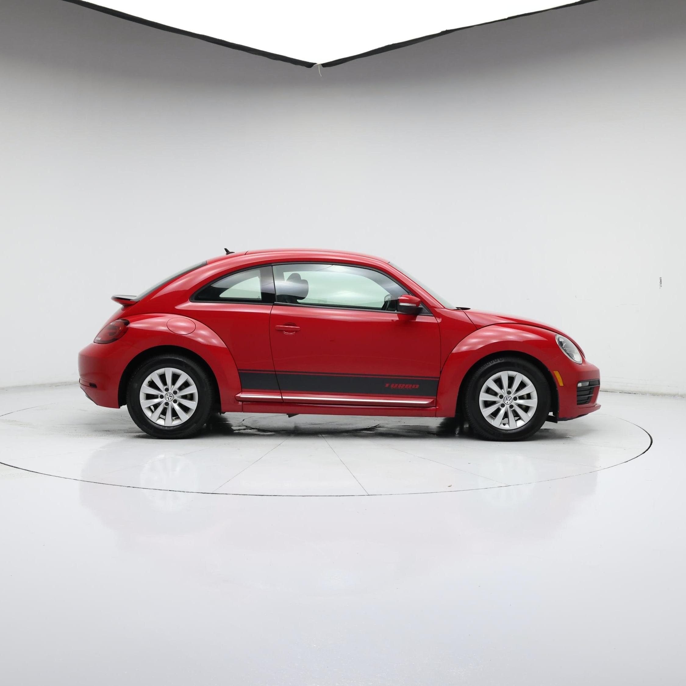 Thumbnail: 2019 Volkswagen Beetle - 7