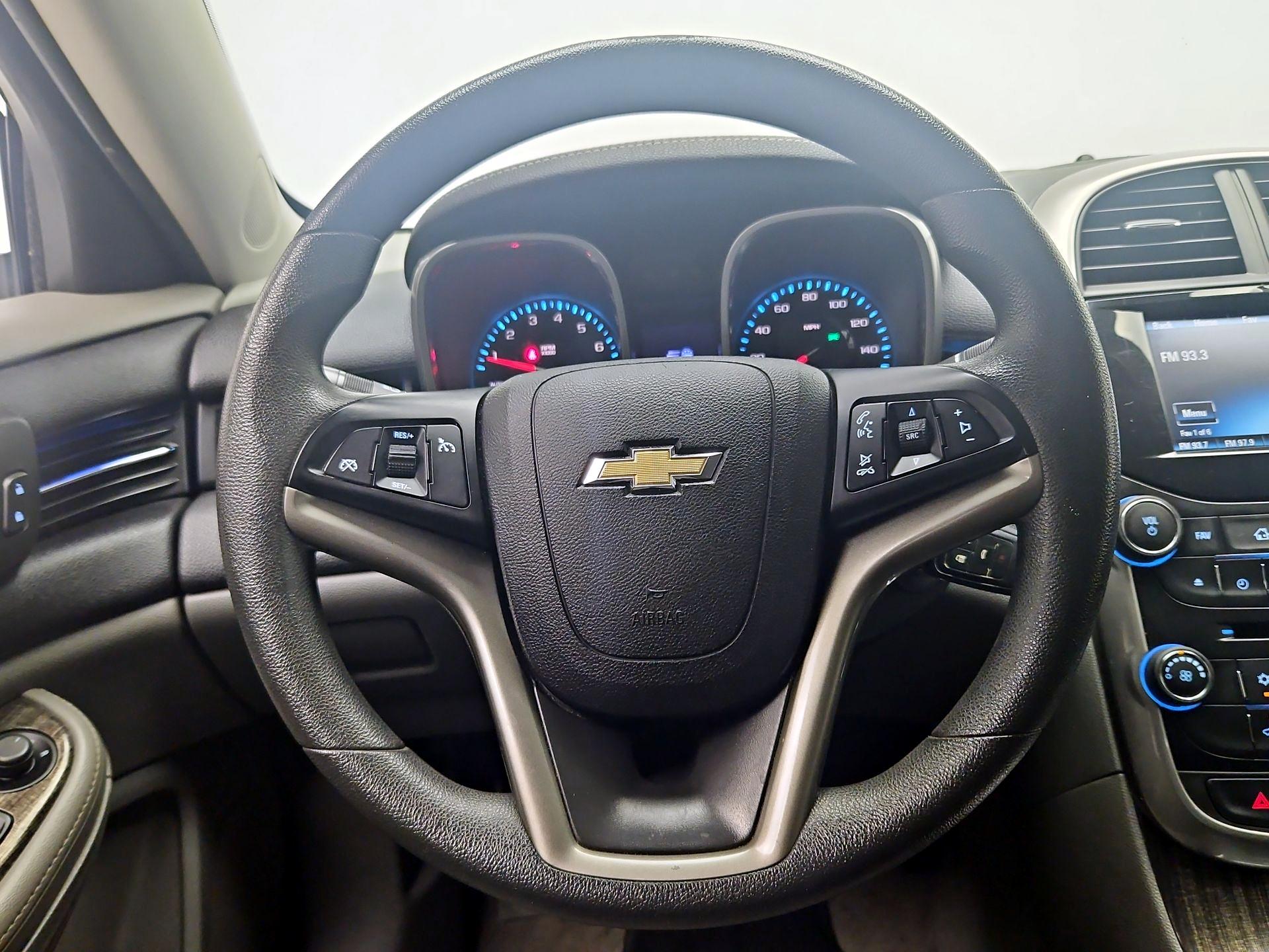 Thumbnail: 2016 Chevrolet Malibu - 10