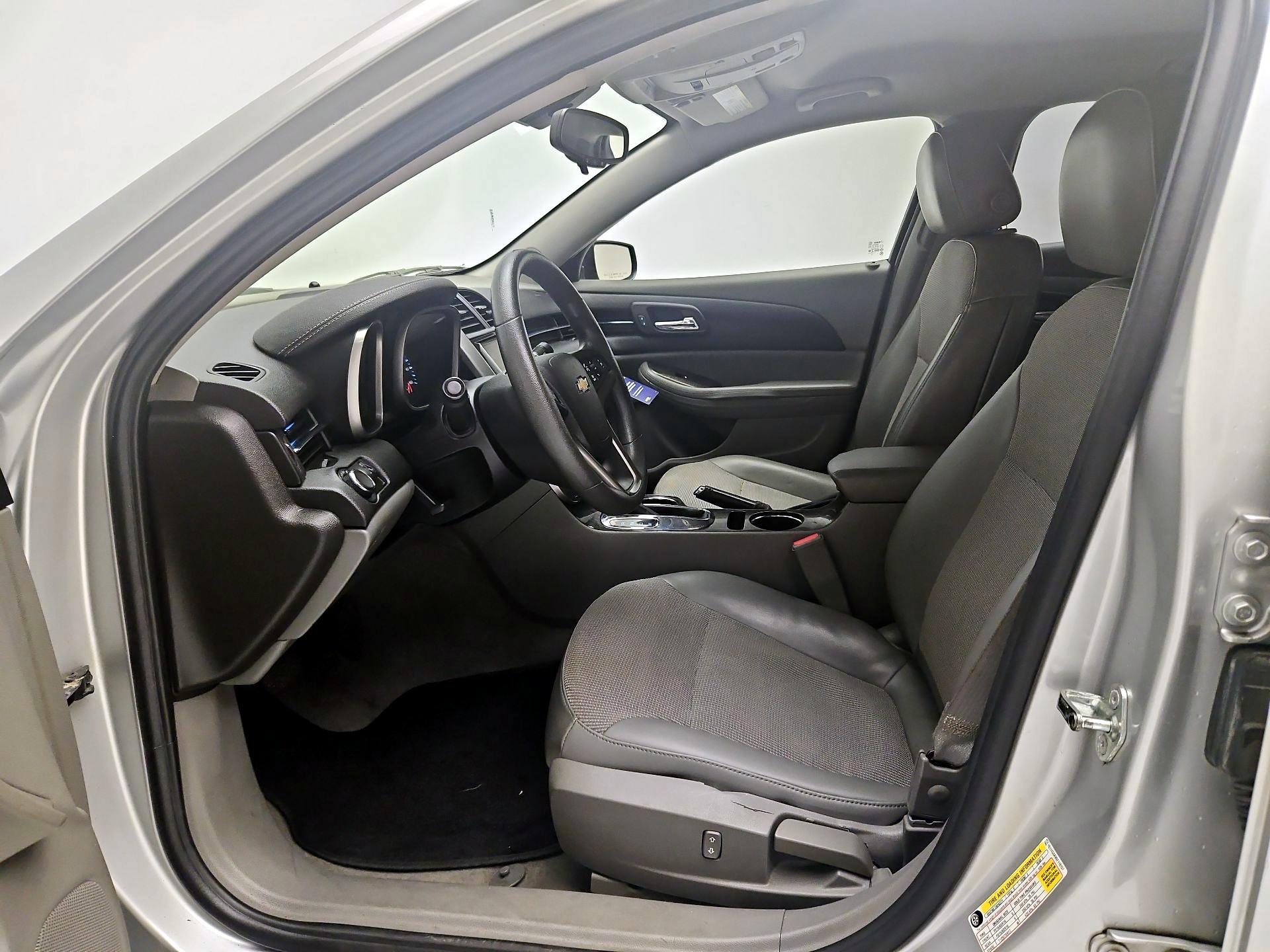 Thumbnail: 2016 Chevrolet Malibu - 11