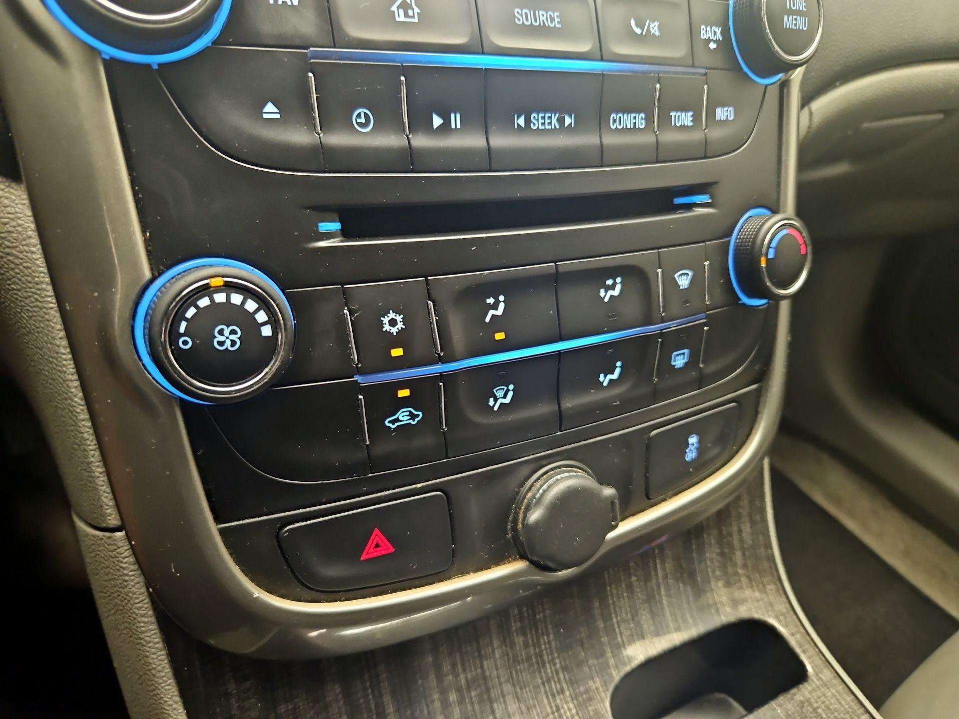 Thumbnail: 2016 Chevrolet Malibu - 15