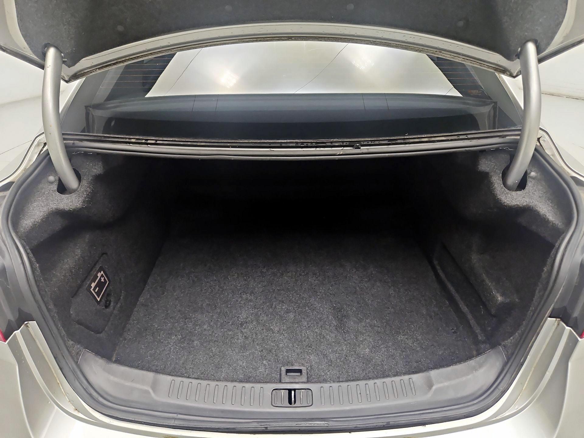 Thumbnail: 2016 Chevrolet Malibu - 19