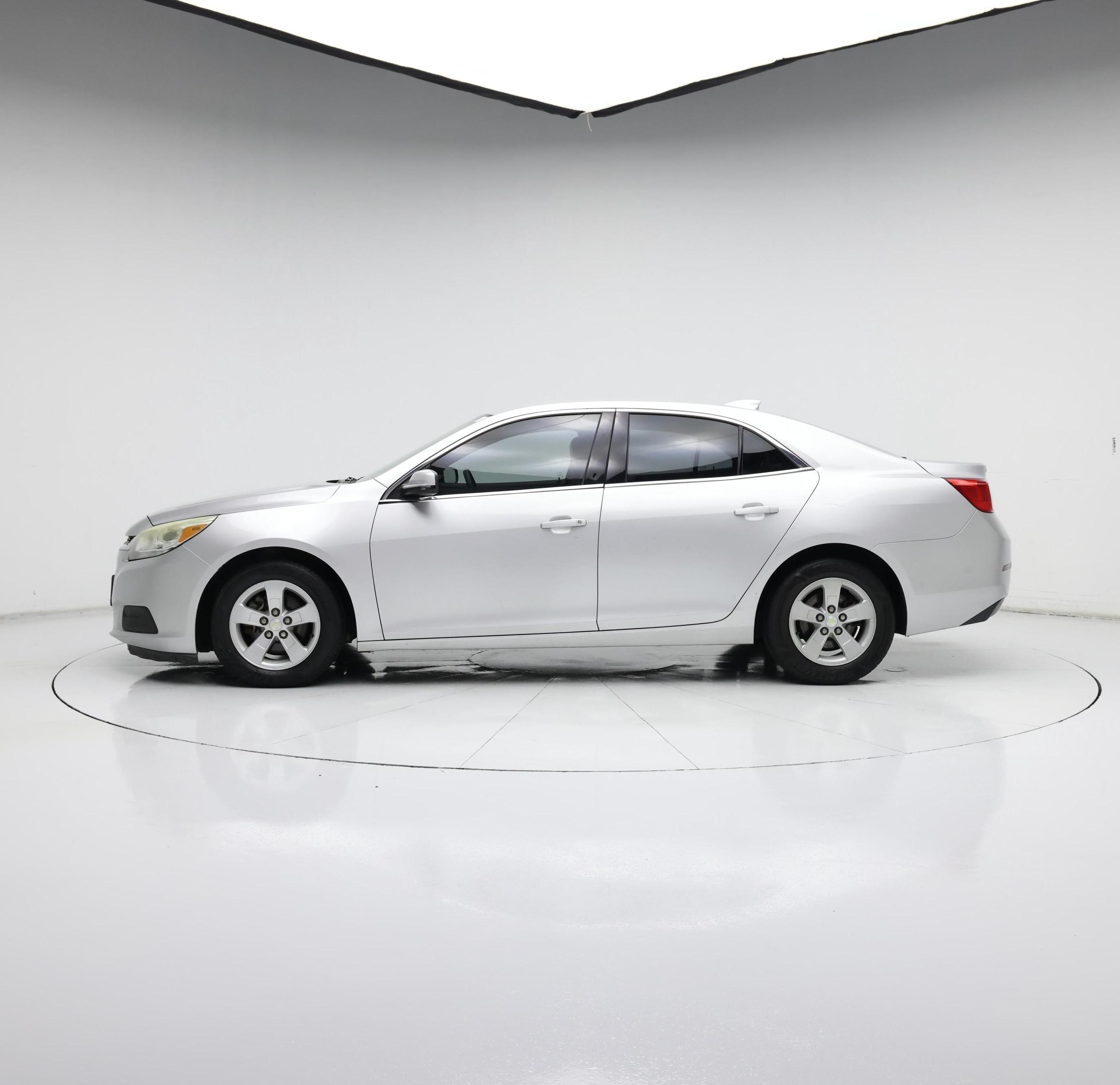 Thumbnail: 2016 Chevrolet Malibu - 3