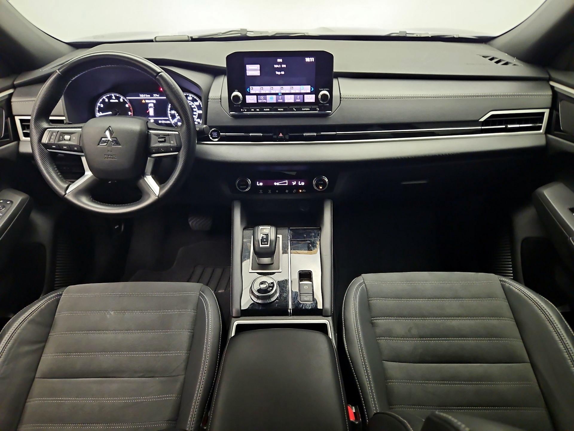 Thumbnail: 2022 Mitsubishi Outlander - 9