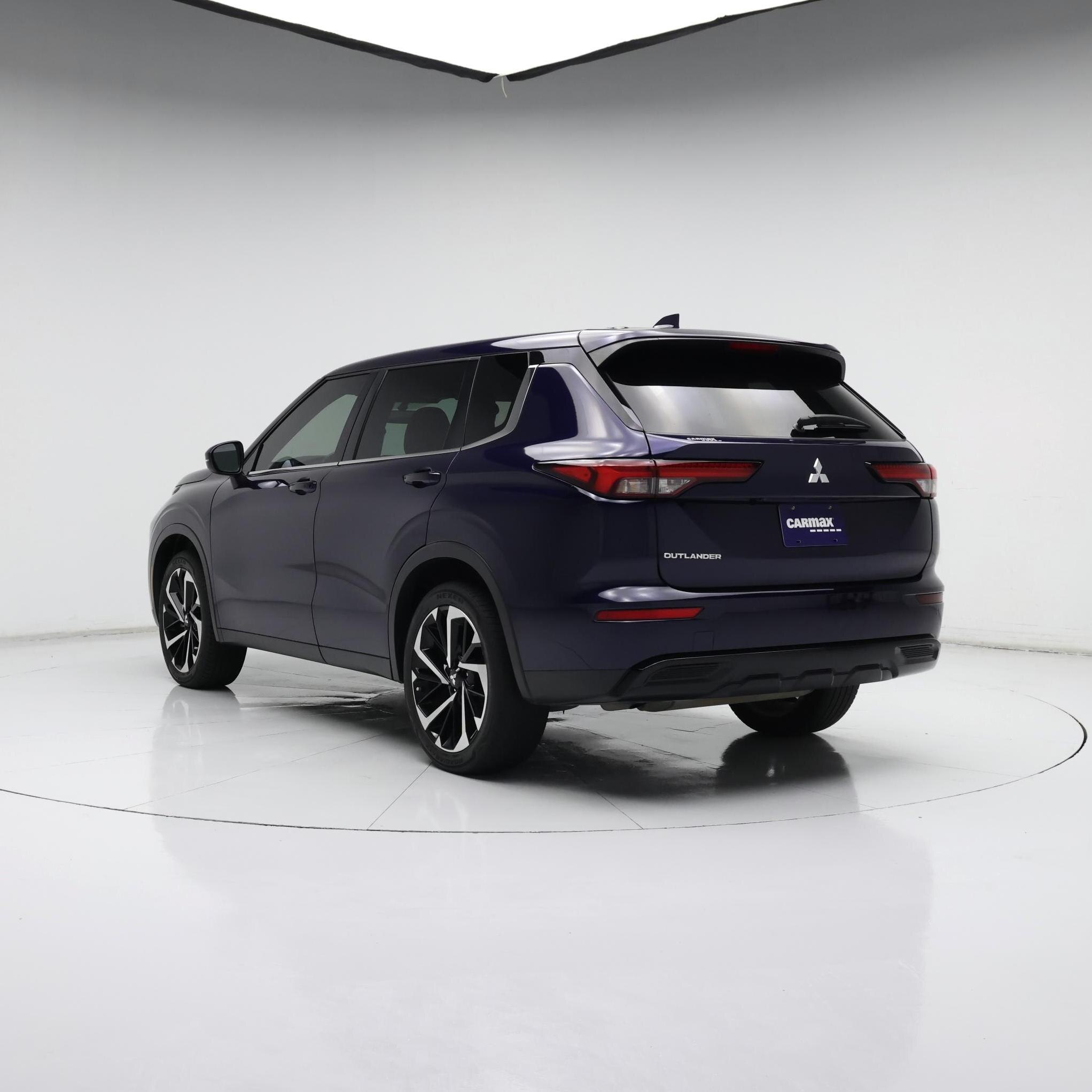 Thumbnail: 2022 Mitsubishi Outlander - 2