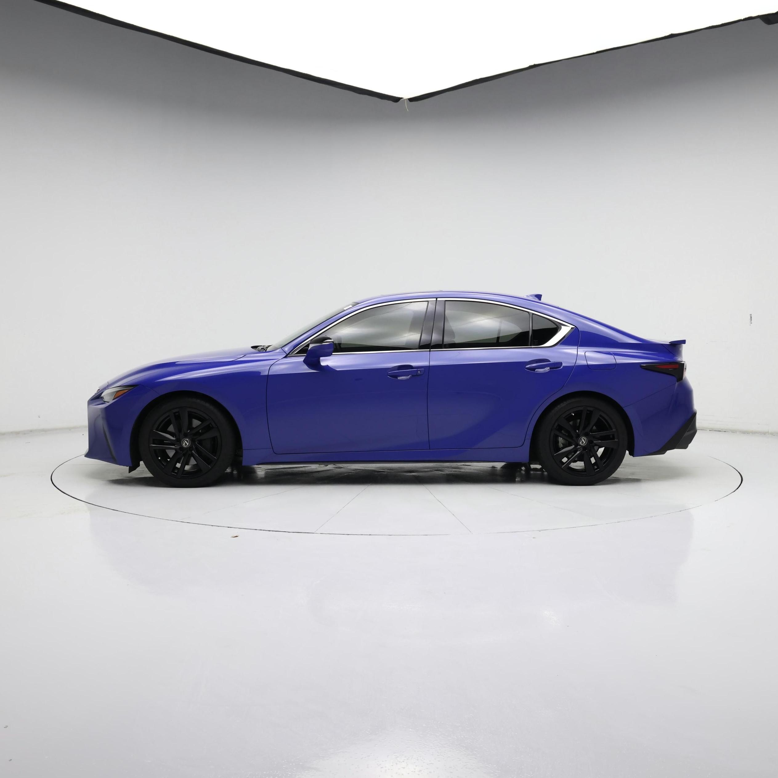 Thumbnail: 2021 Lexus IS - 3