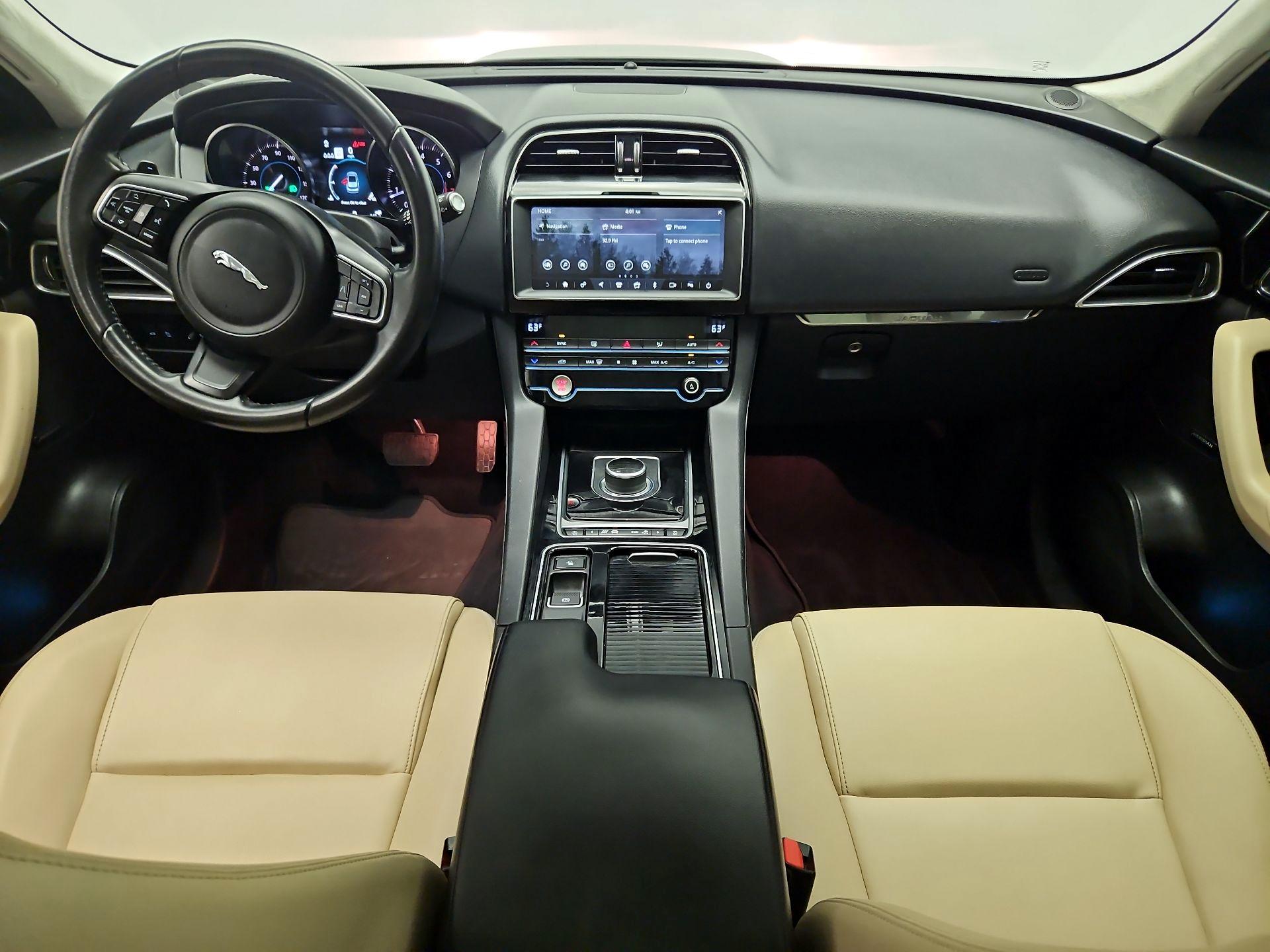 Thumbnail: 2020 Jaguar F-Pace - 9