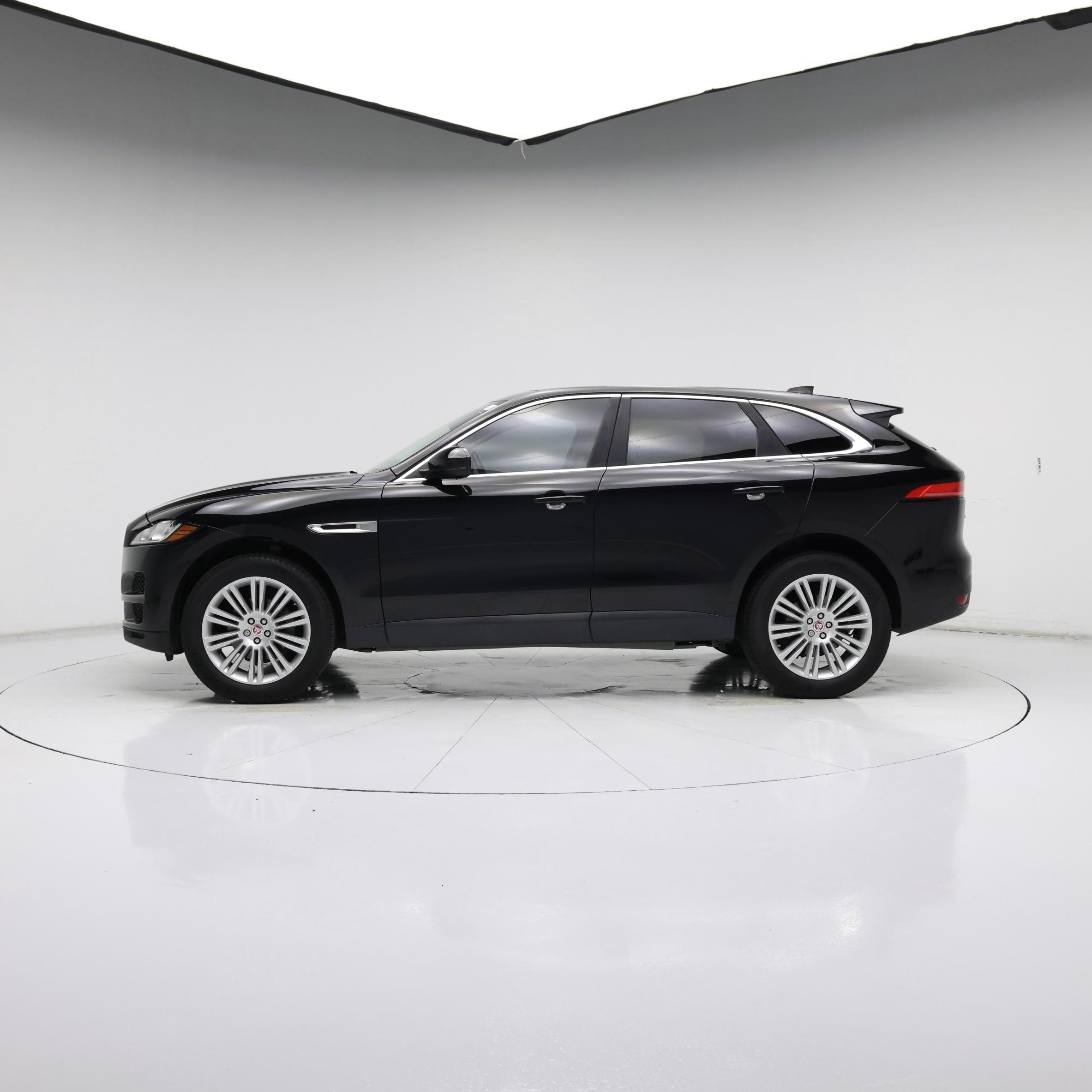 Thumbnail: 2020 Jaguar F-Pace - 3