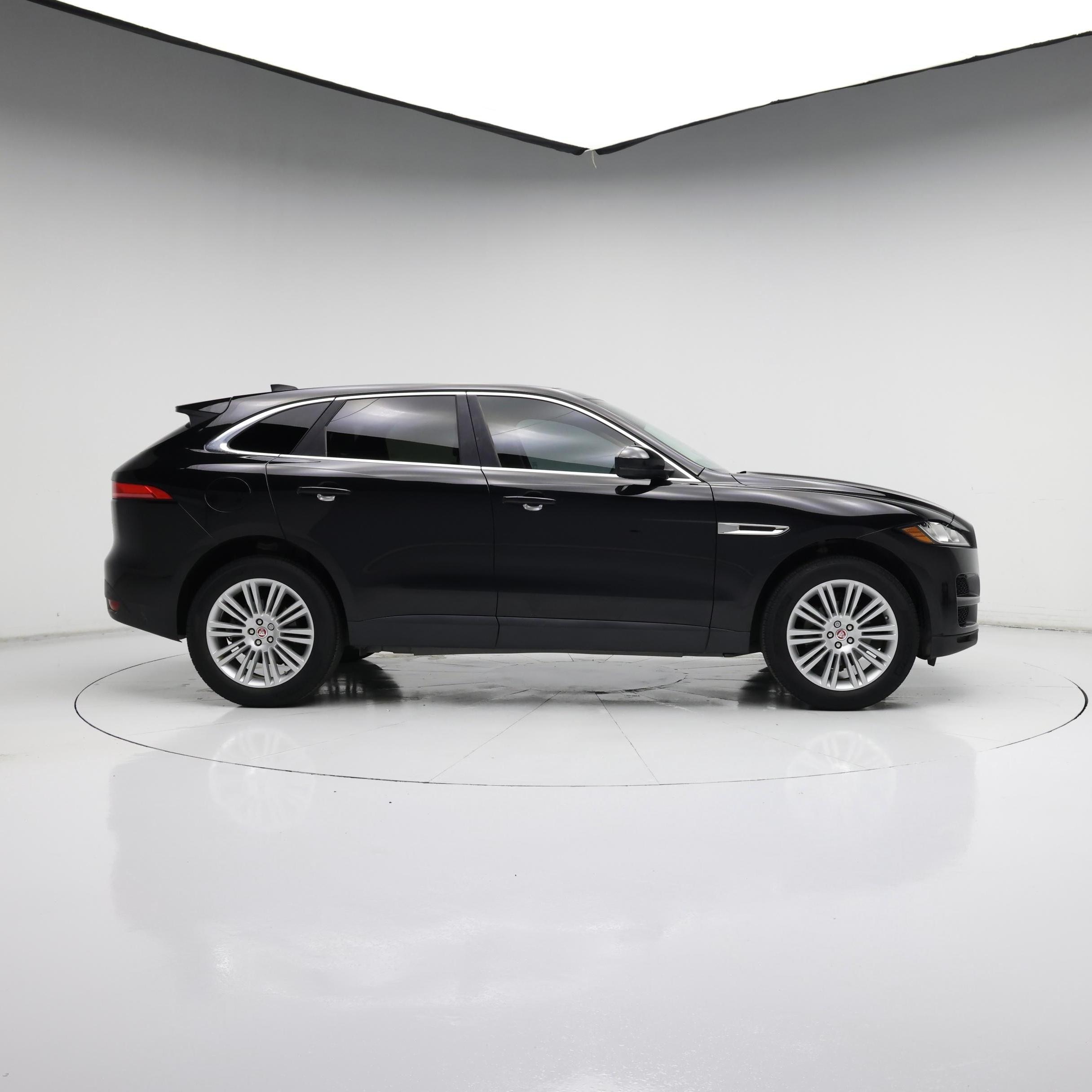 Thumbnail: 2020 Jaguar F-Pace - 7