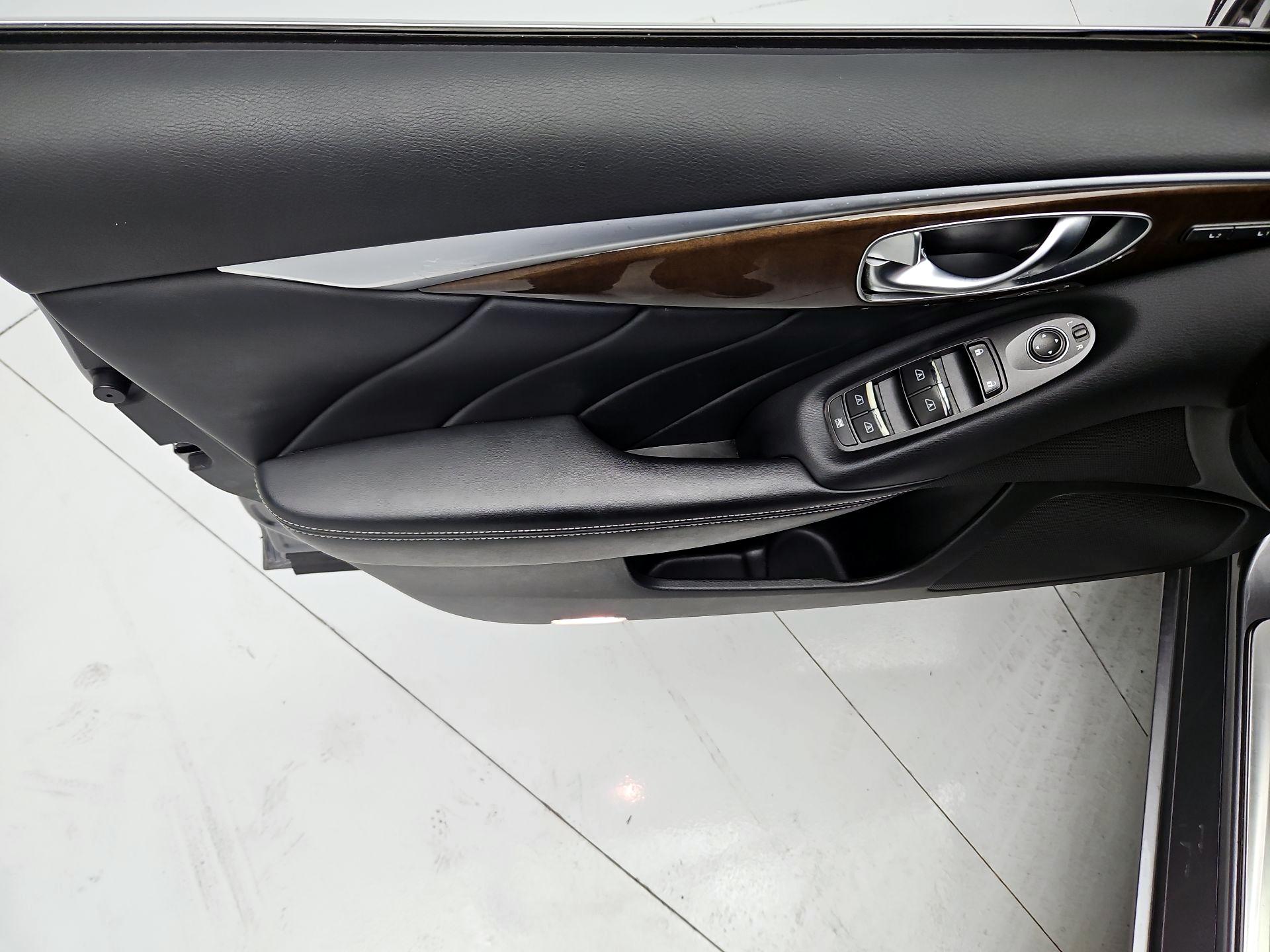 Thumbnail: 2015 INFINITI Q50 - 12