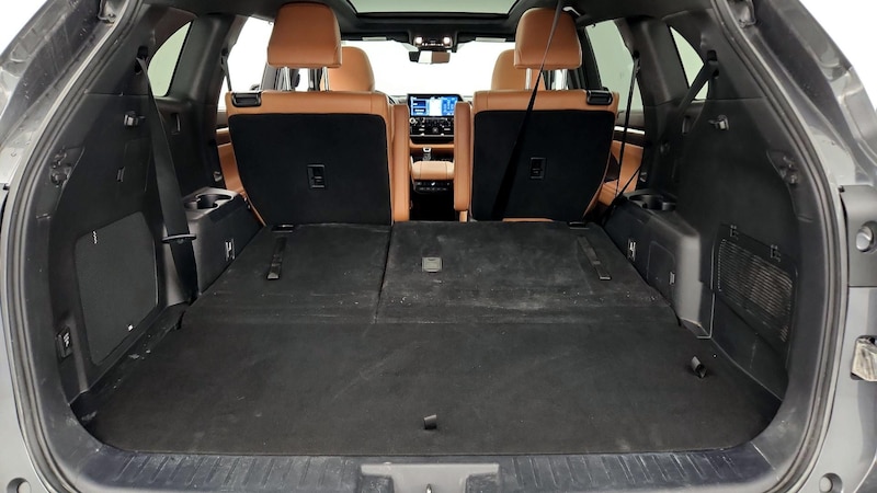 2021 Toyota Highlander Platinum 24