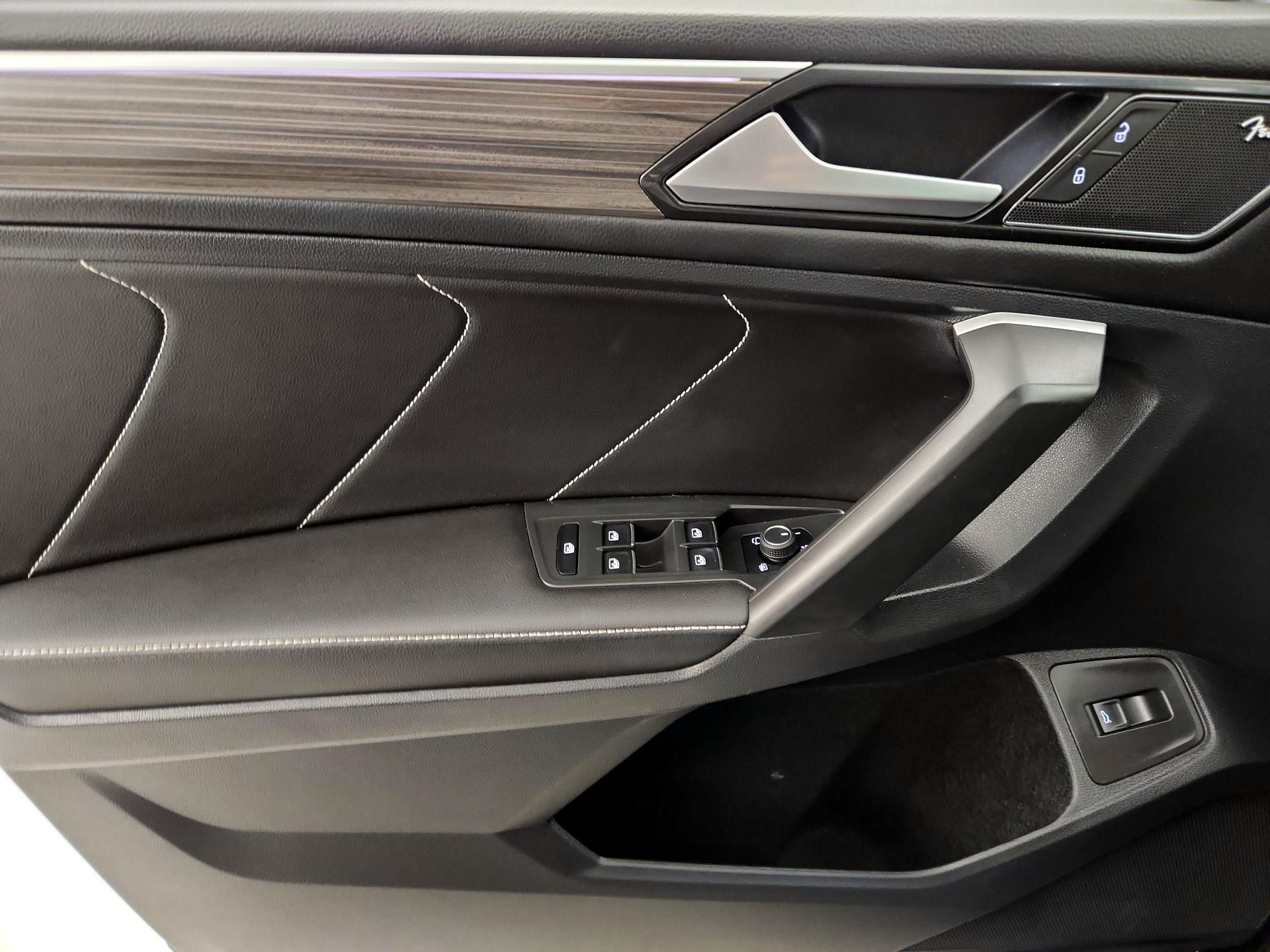 Thumbnail: 2024 Volkswagen Tiguan - 12