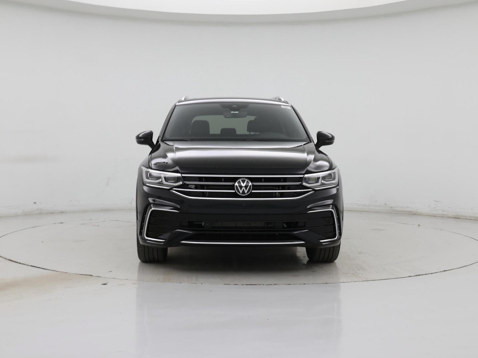 Image 6 of 2024 Volkswagen Tiguan SEL R-Line
