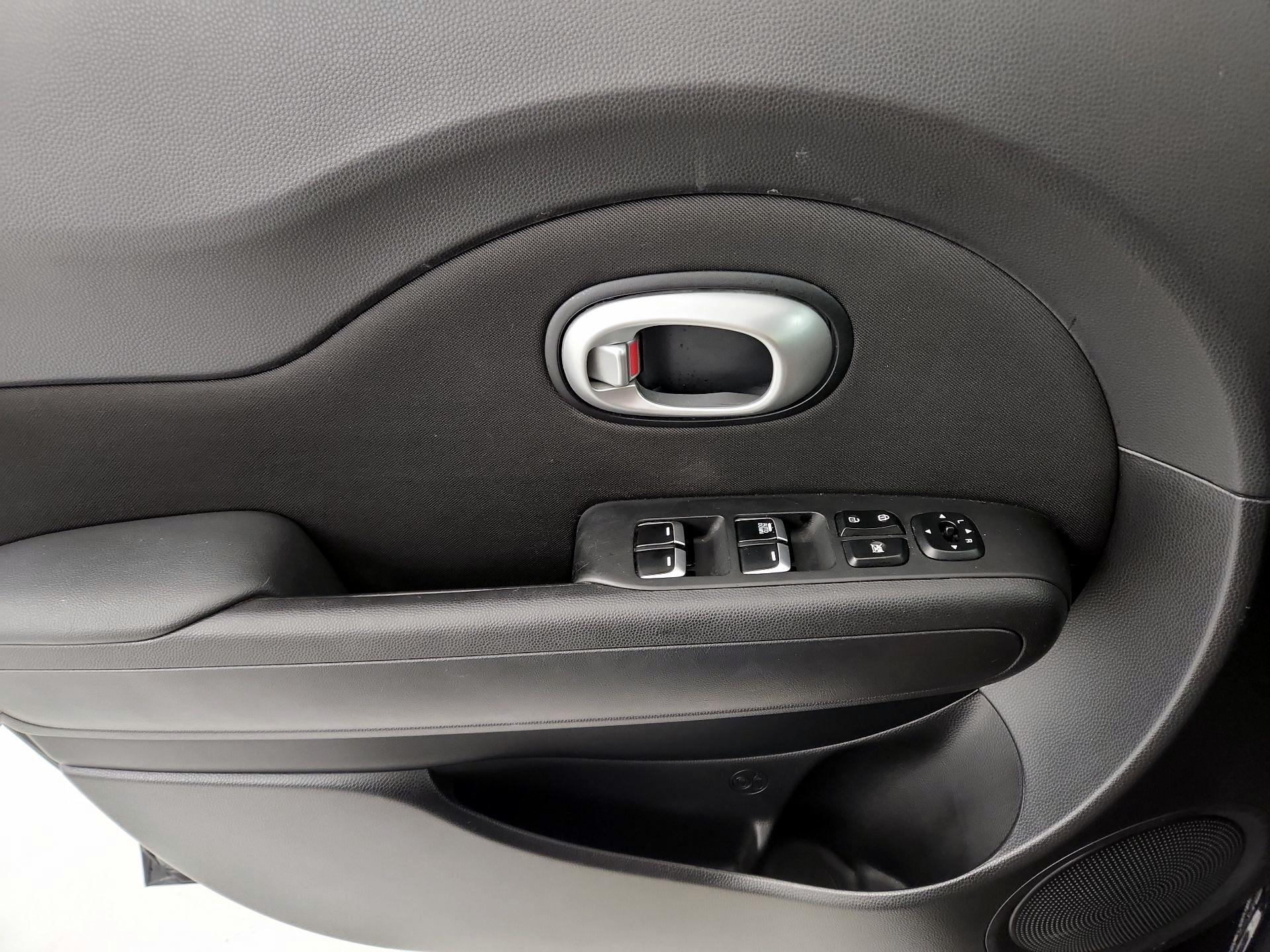 Thumbnail: 2018 Kia Soul - 12