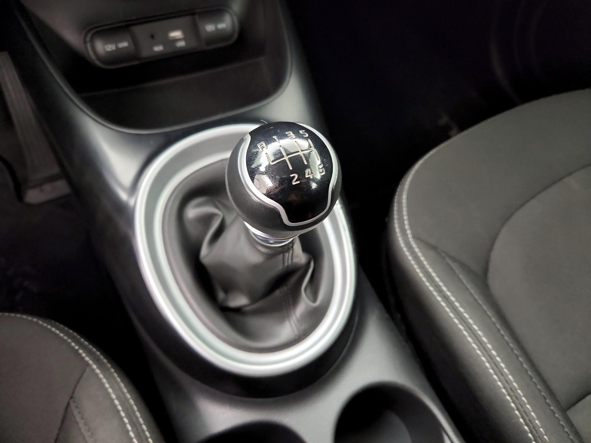 Thumbnail: 2018 Kia Soul - 16