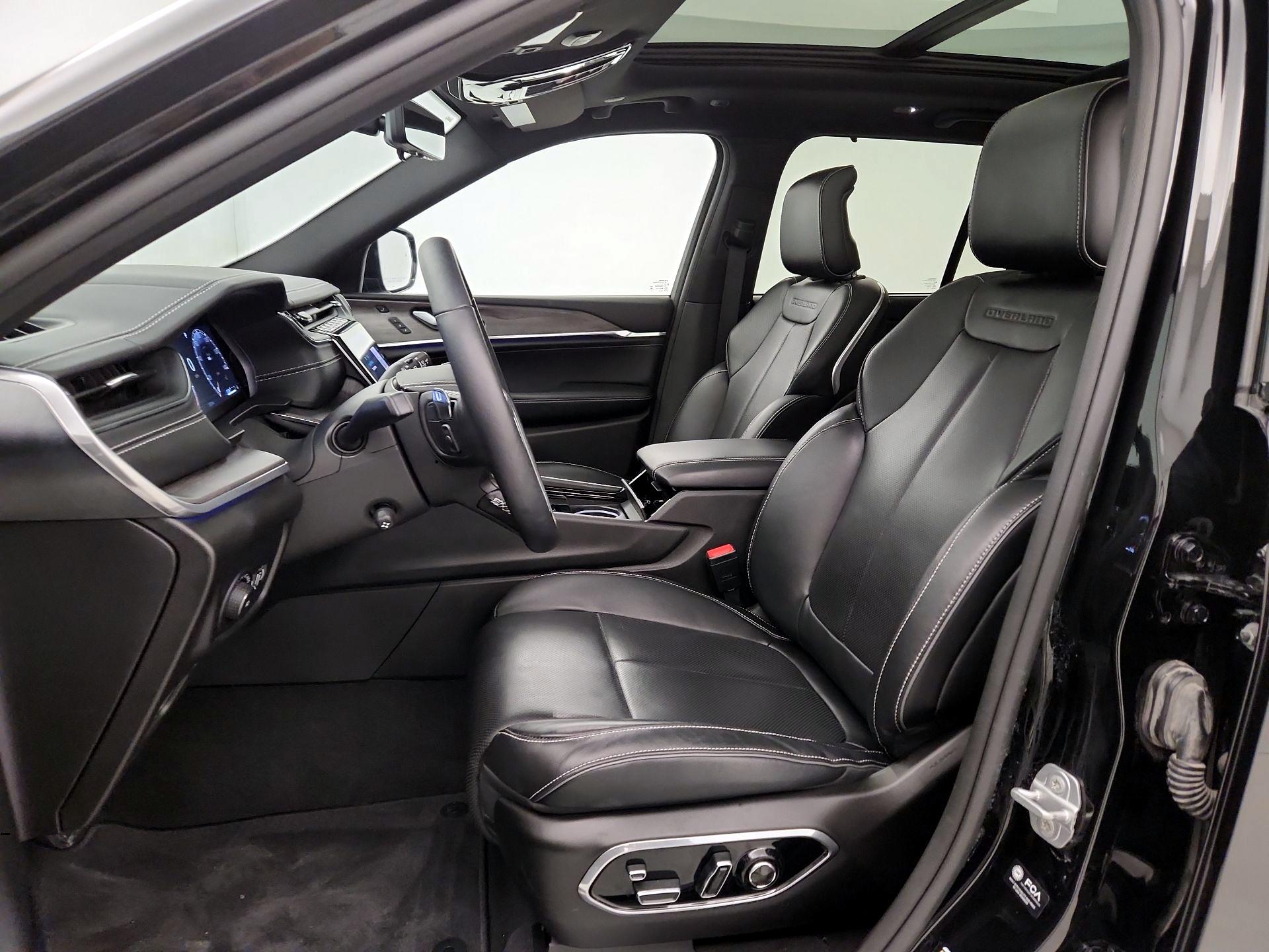 Thumbnail: 2022 Jeep Grand Cherokee - 11