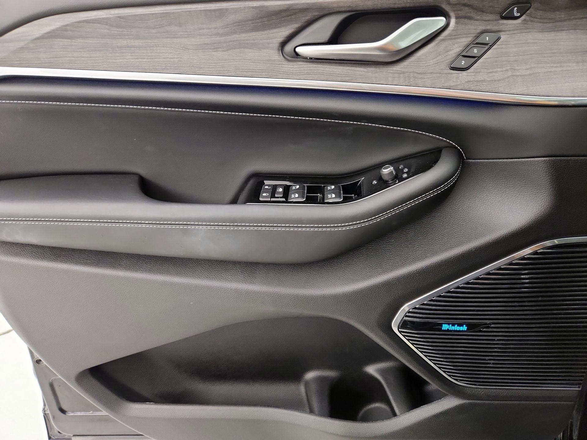 Thumbnail: 2022 Jeep Grand Cherokee - 12