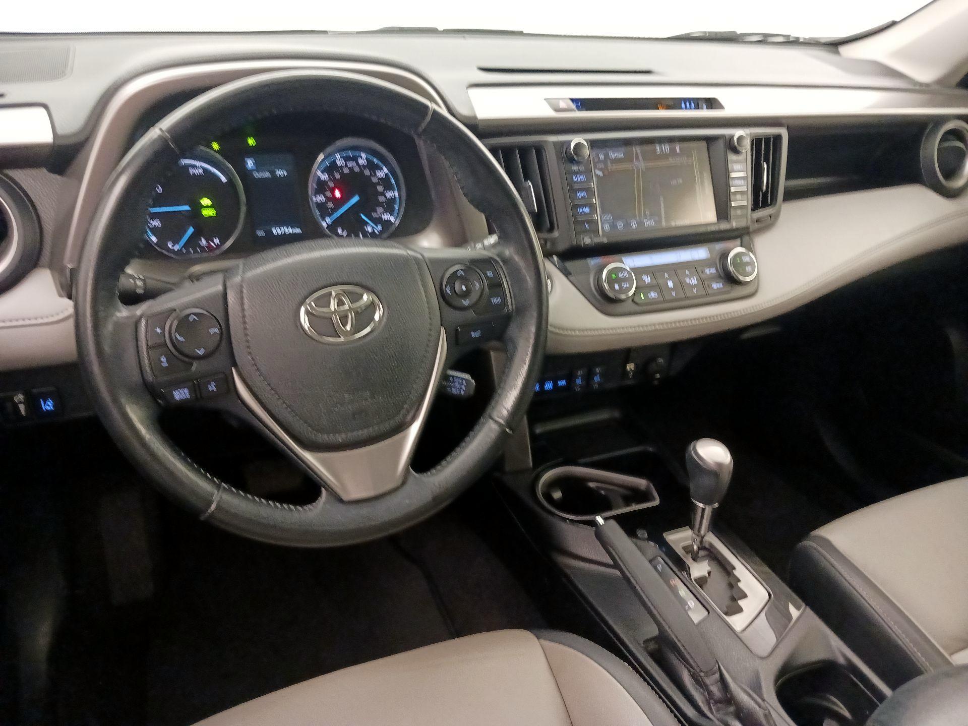 Thumbnail: 2017 Toyota RAV4 - 9