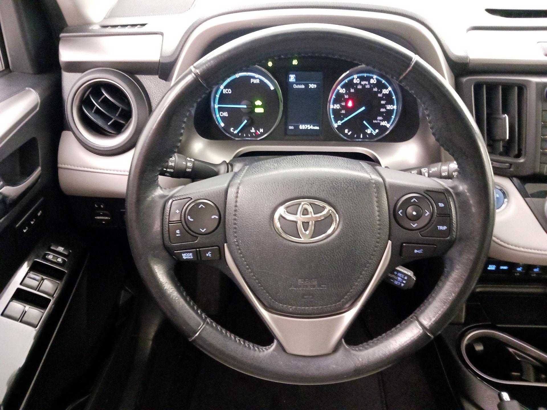 Thumbnail: 2017 Toyota RAV4 - 10