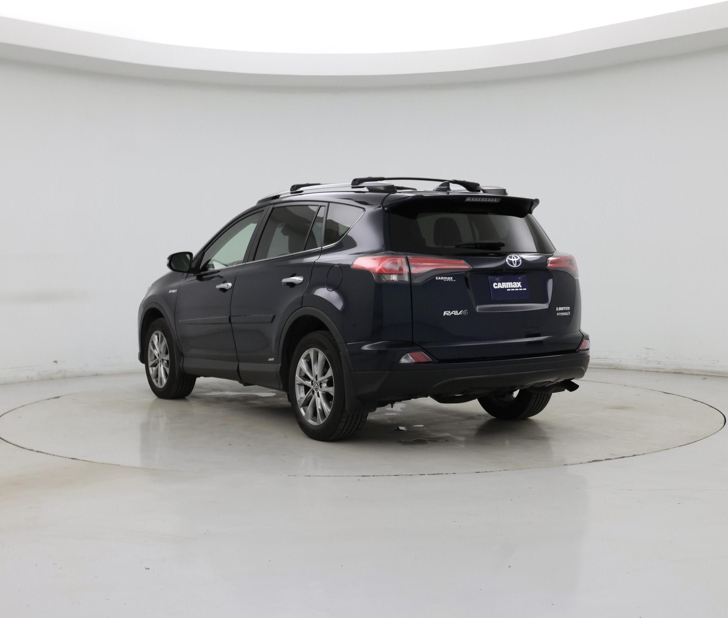 Thumbnail: 2017 Toyota RAV4 - 2