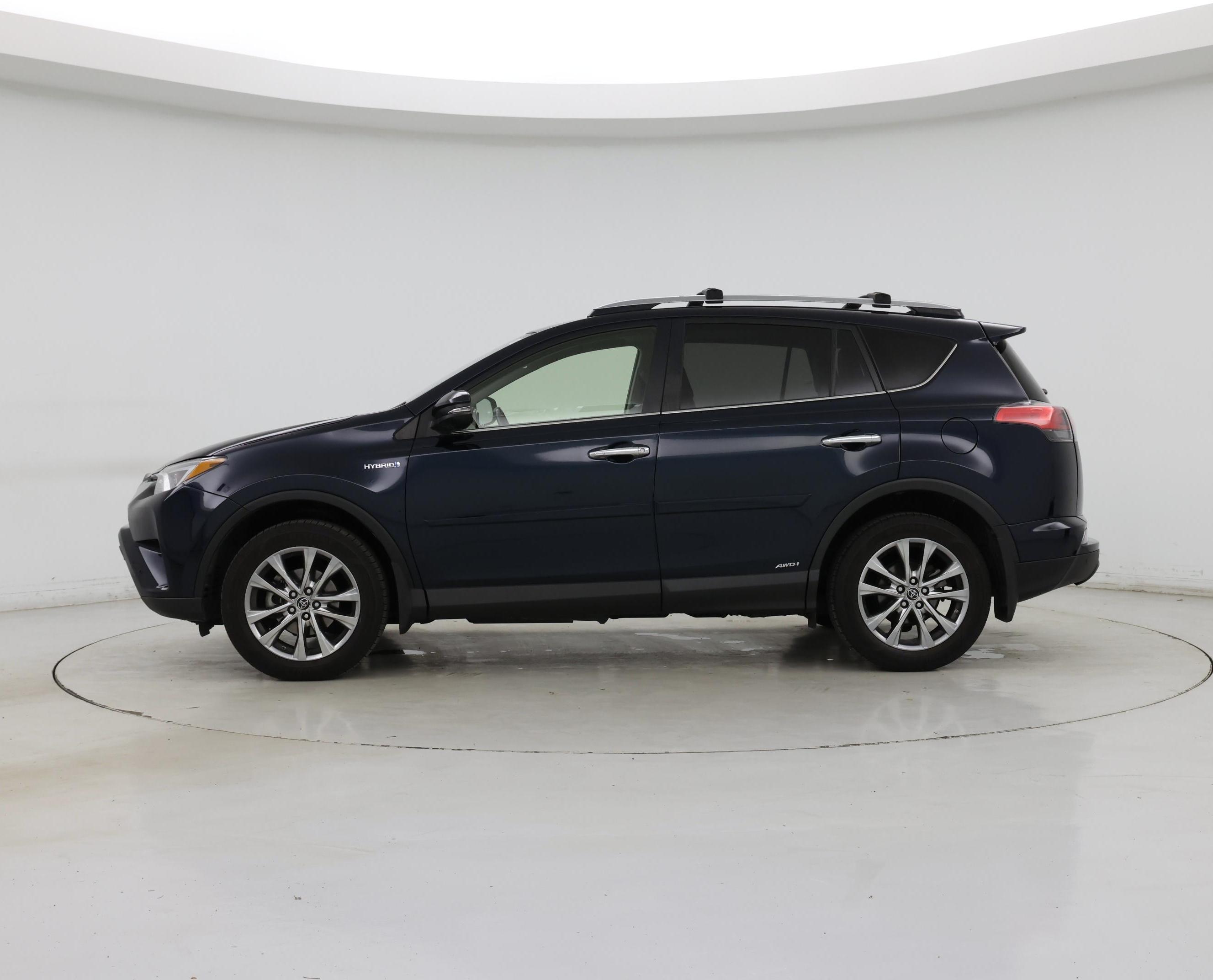 Thumbnail: 2017 Toyota RAV4 - 3