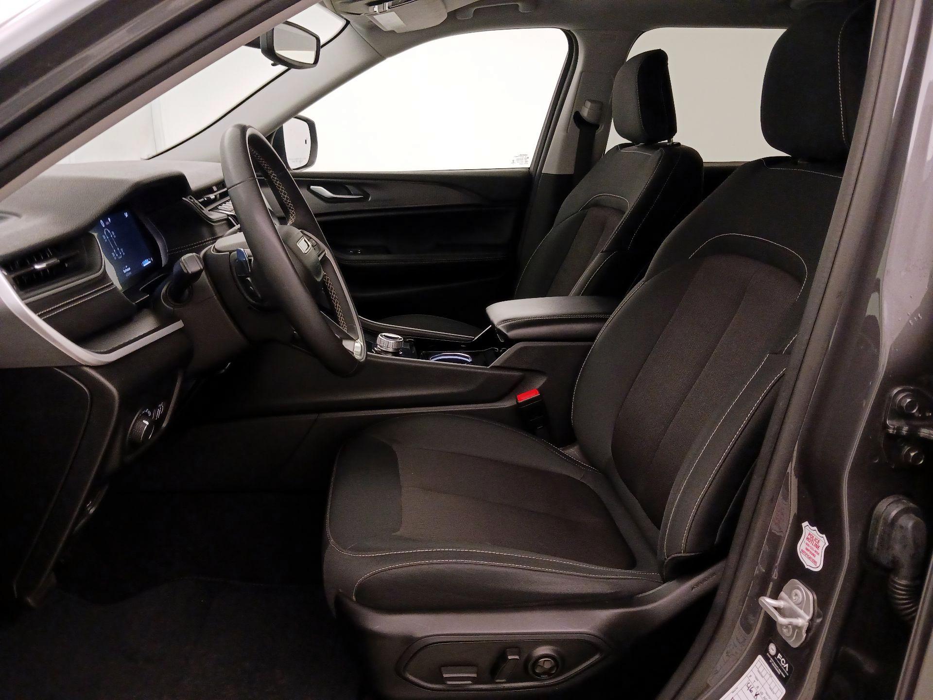 Thumbnail: 2023 Jeep Grand Cherokee L - 11