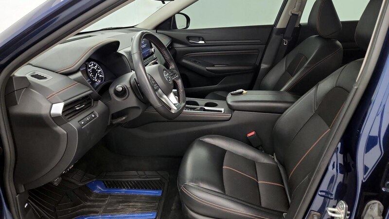 2022 Nissan Altima SR 11