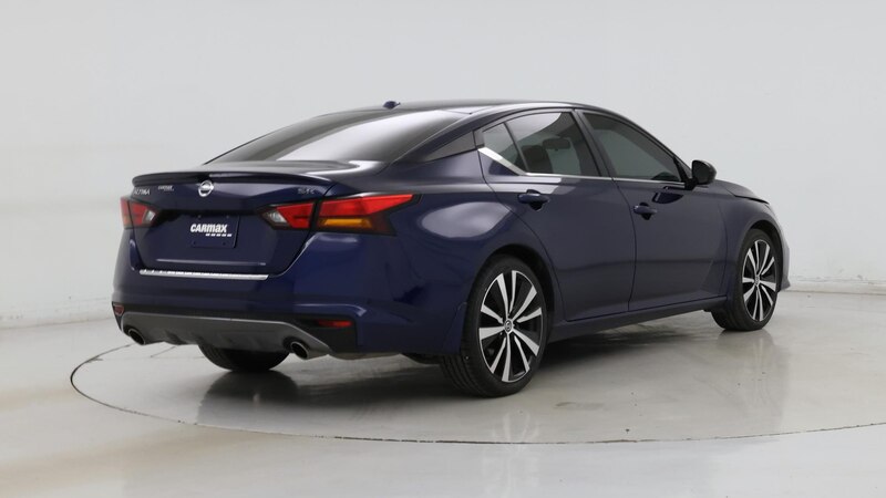 2022 Nissan Altima SR 8