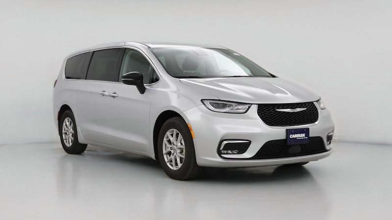 2024 Chrysler Pacifica Touring L Hero Image