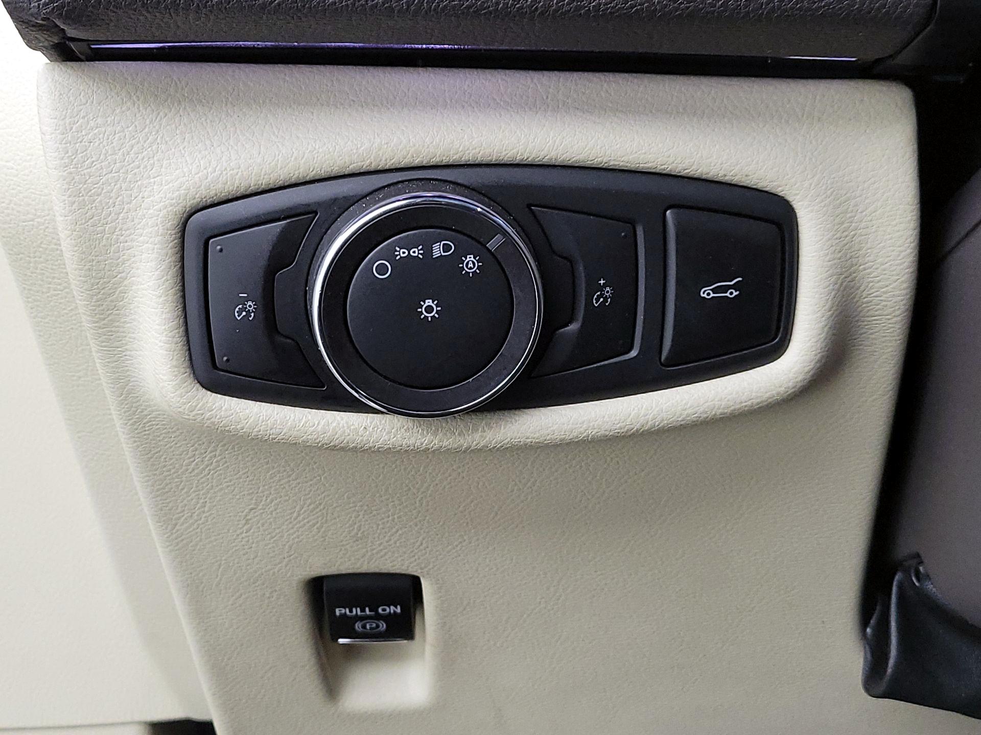 Thumbnail: 2014 Lincoln MKZ - 13