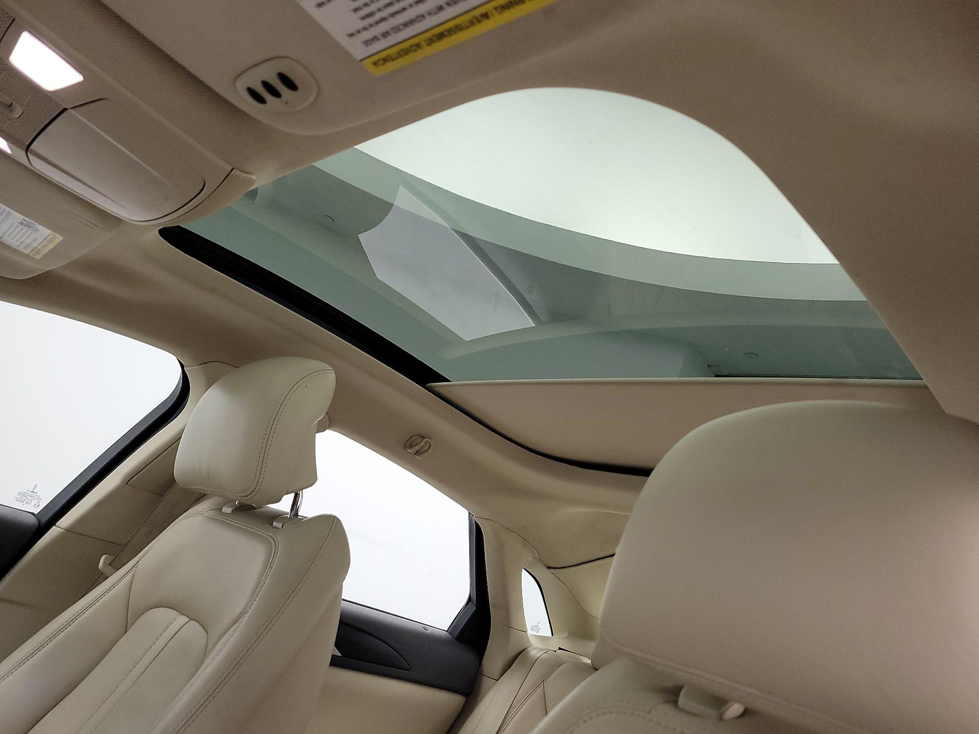 Thumbnail: 2014 Lincoln MKZ - 20