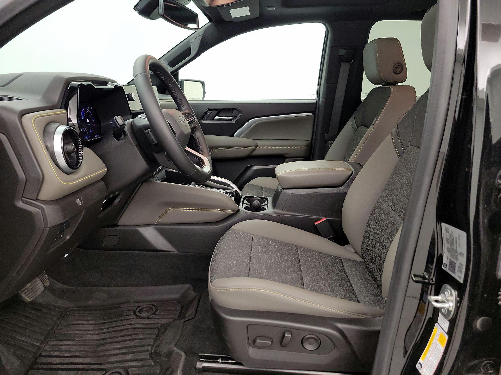 Thumbnail: 2024 Chevrolet Colorado - 11