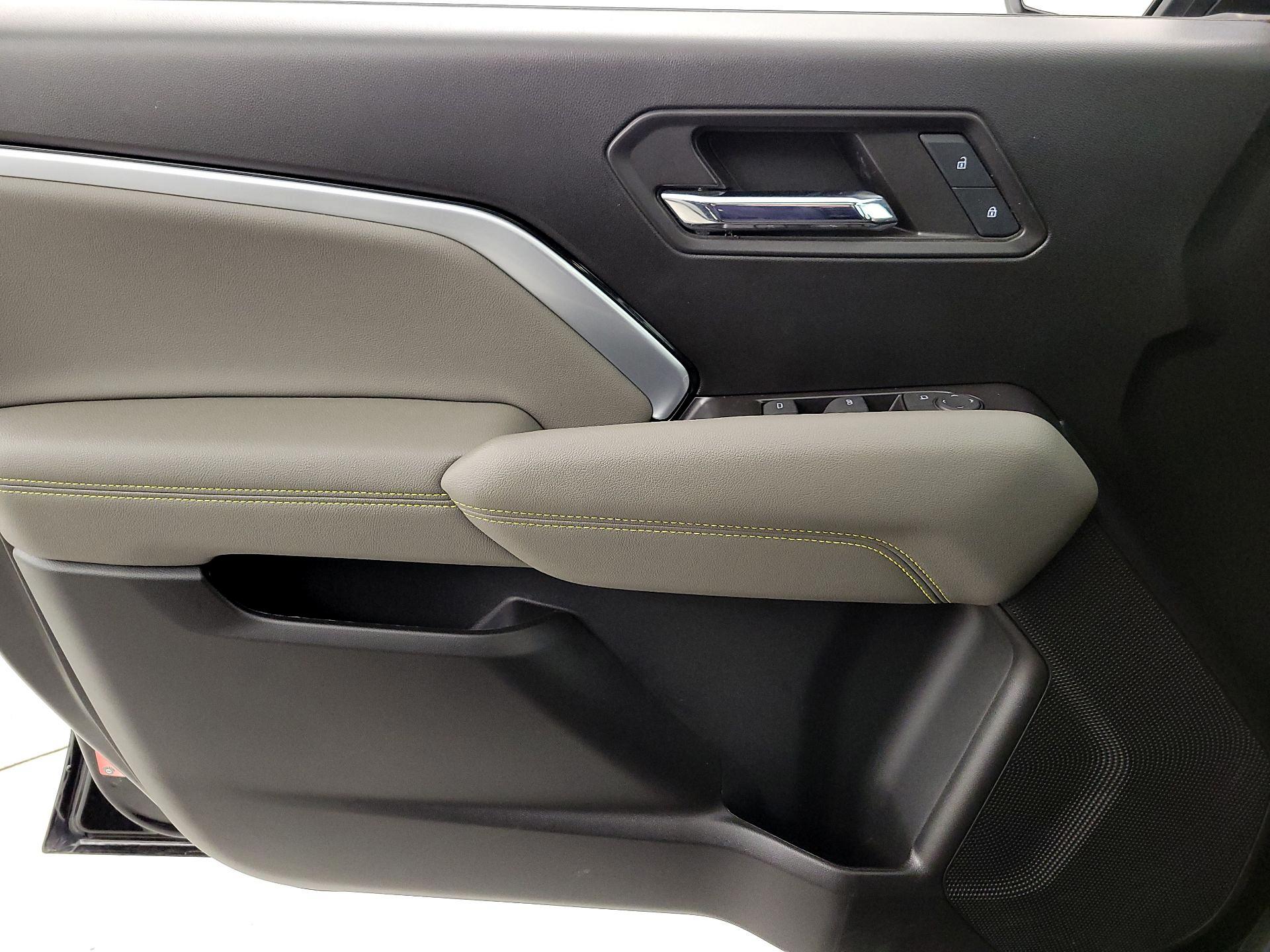 Thumbnail: 2024 Chevrolet Colorado - 12