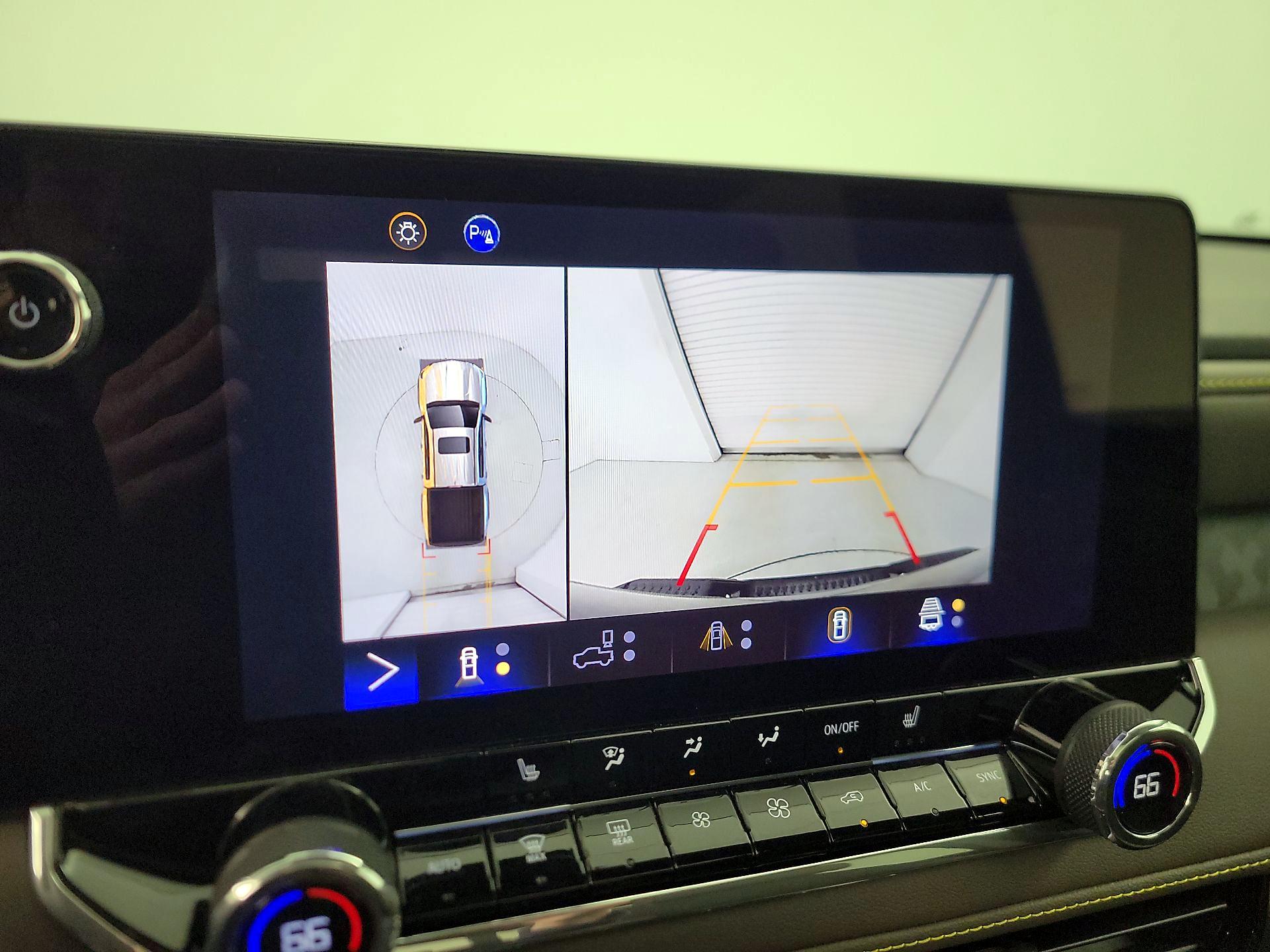 Thumbnail: 2024 Chevrolet Colorado - 14