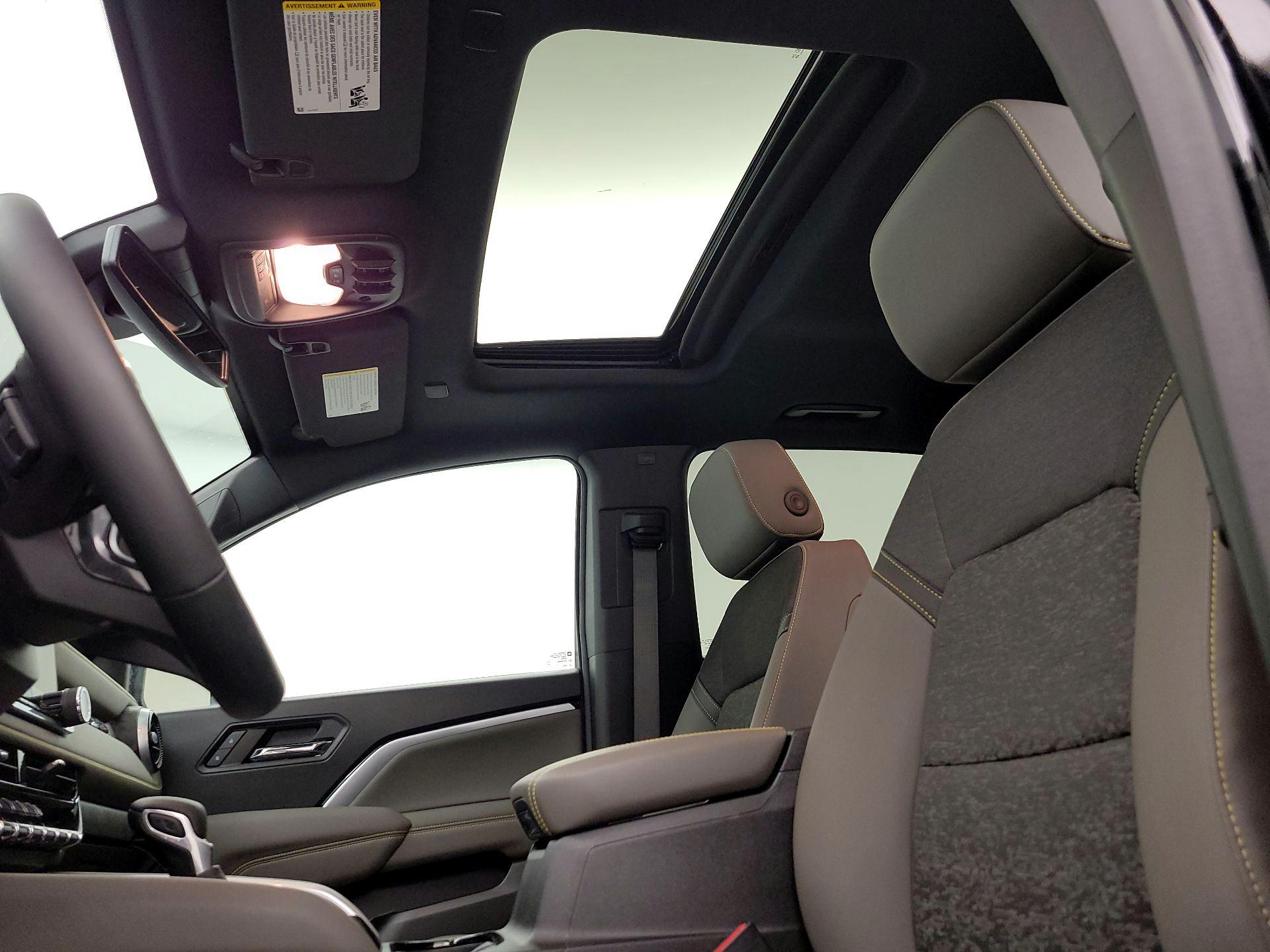 Thumbnail: 2024 Chevrolet Colorado - 19