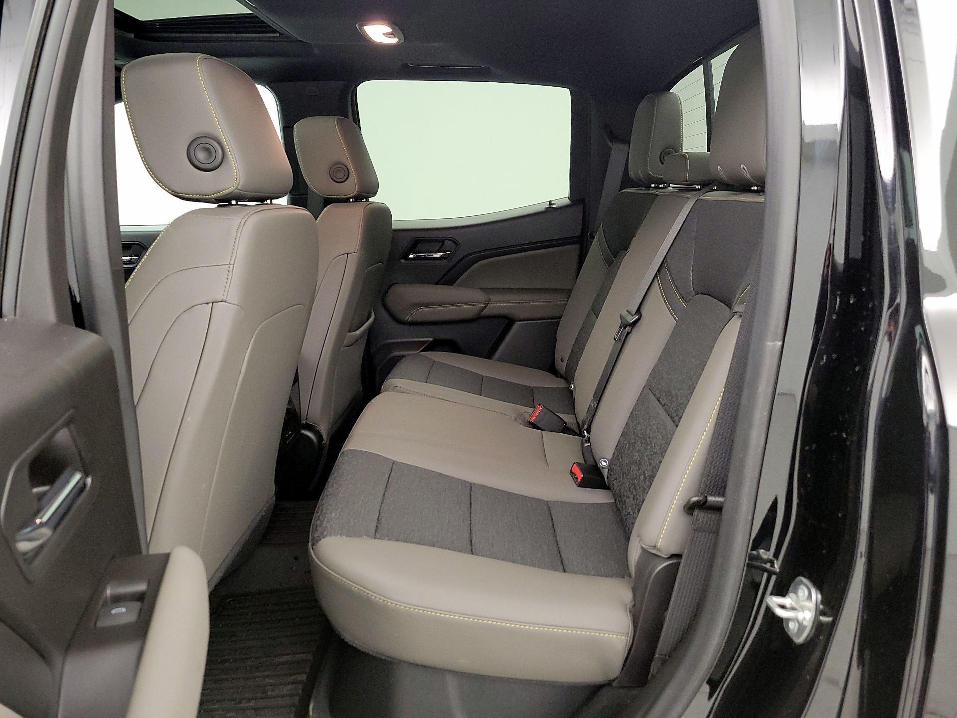 Thumbnail: 2024 Chevrolet Colorado - 20