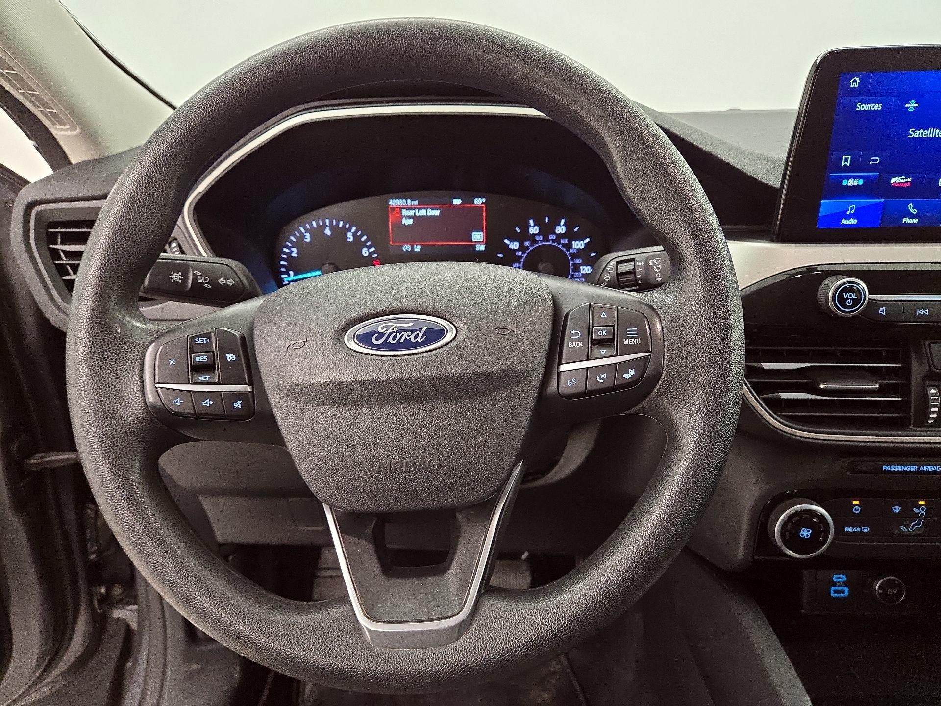 Thumbnail: 2021 Ford Escape - 10