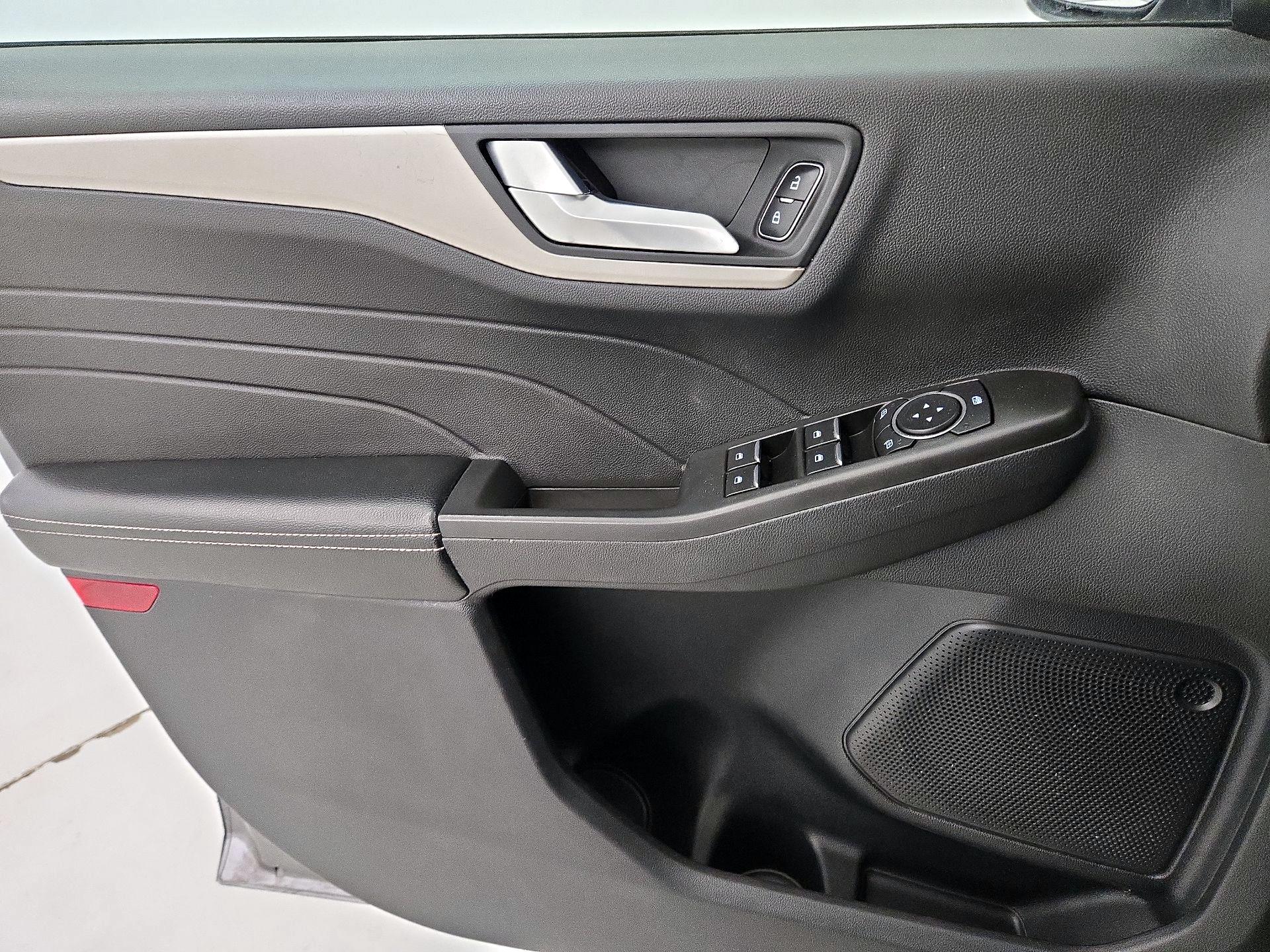 Thumbnail: 2021 Ford Escape - 12