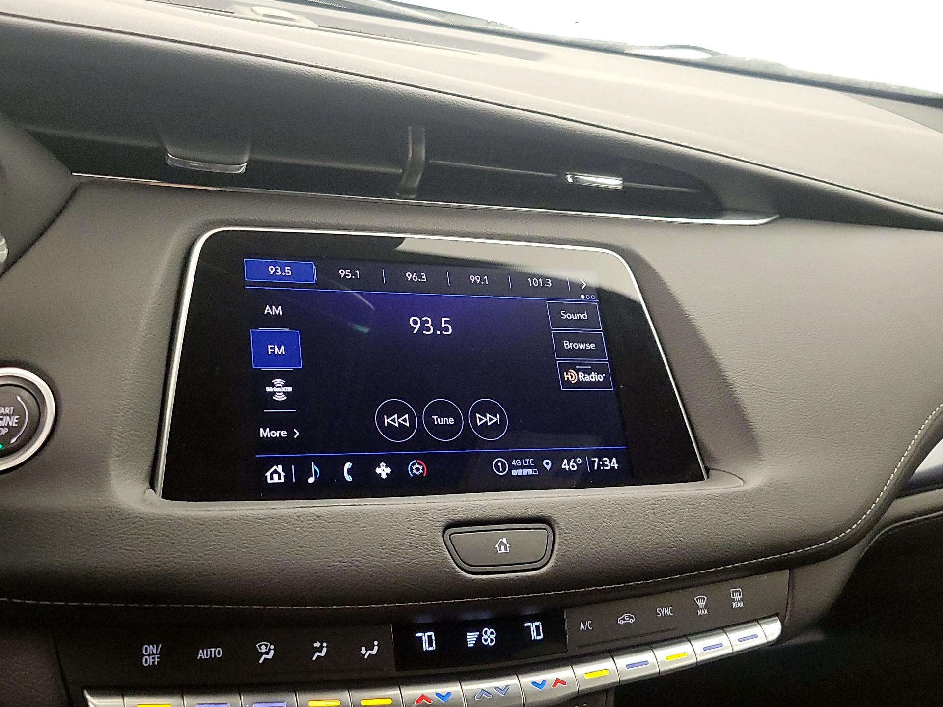 Thumbnail: 2023 Cadillac XT4 - 15