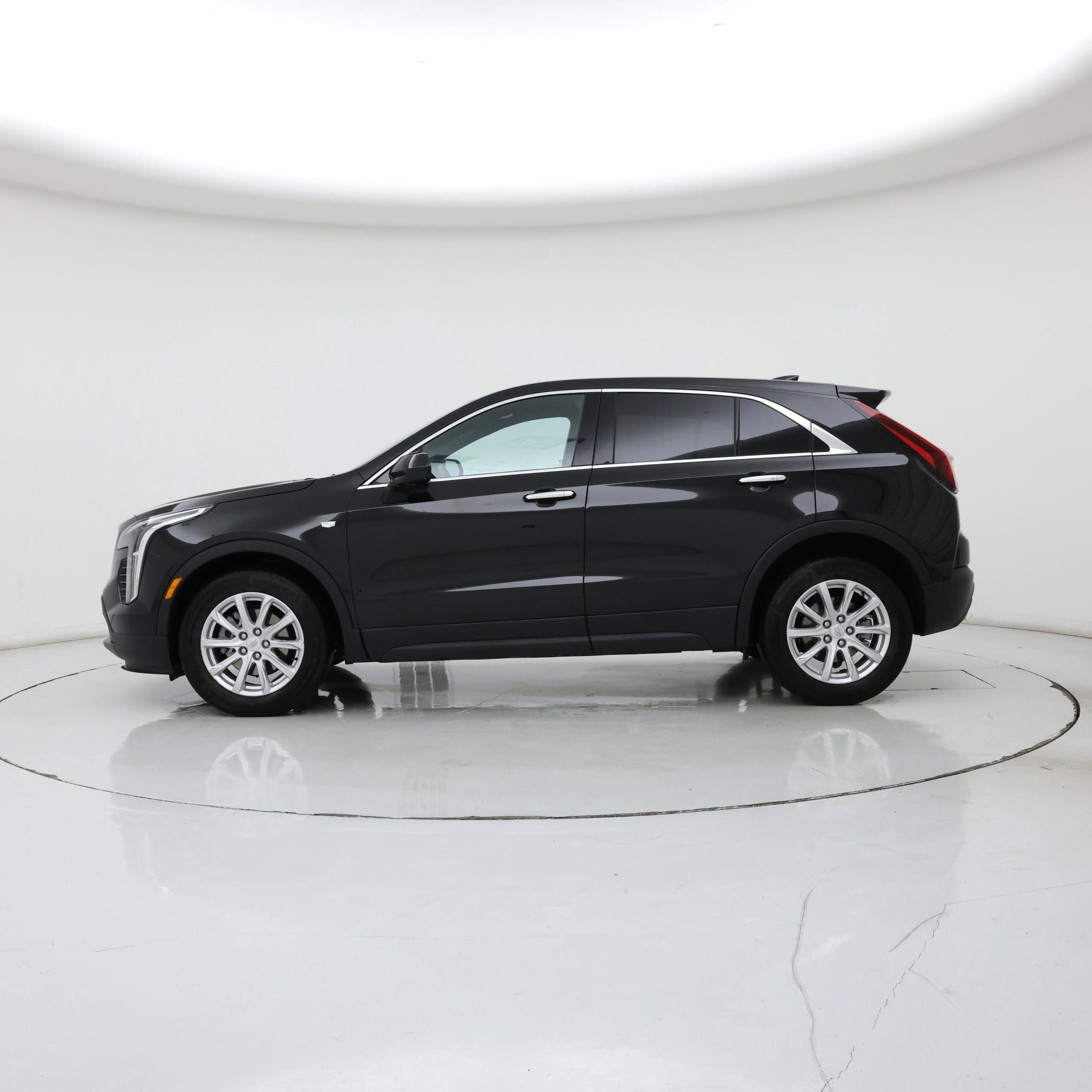 Thumbnail: 2023 Cadillac XT4 - 3