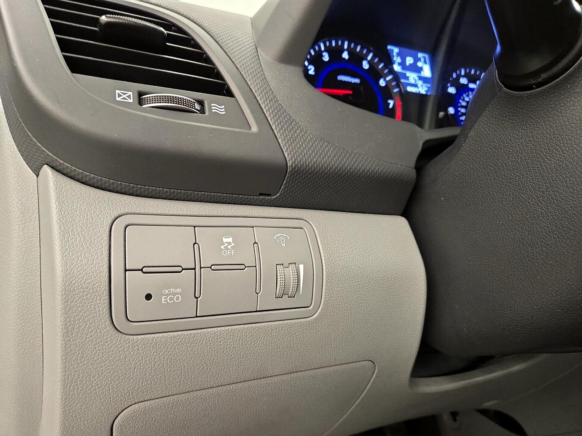 Thumbnail: 2016 Hyundai Accent - 13