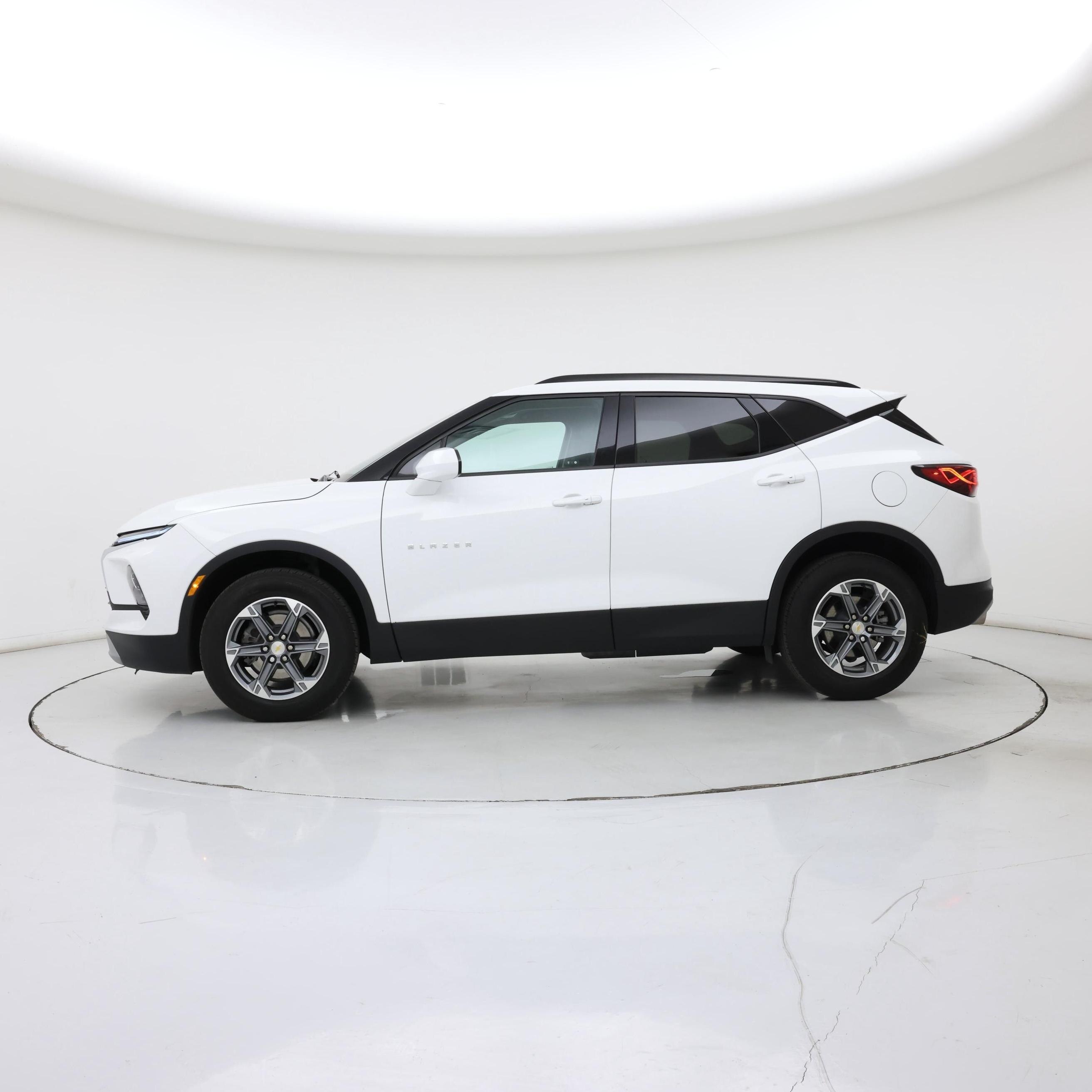 Thumbnail: 2023 Chevrolet Blazer - 3