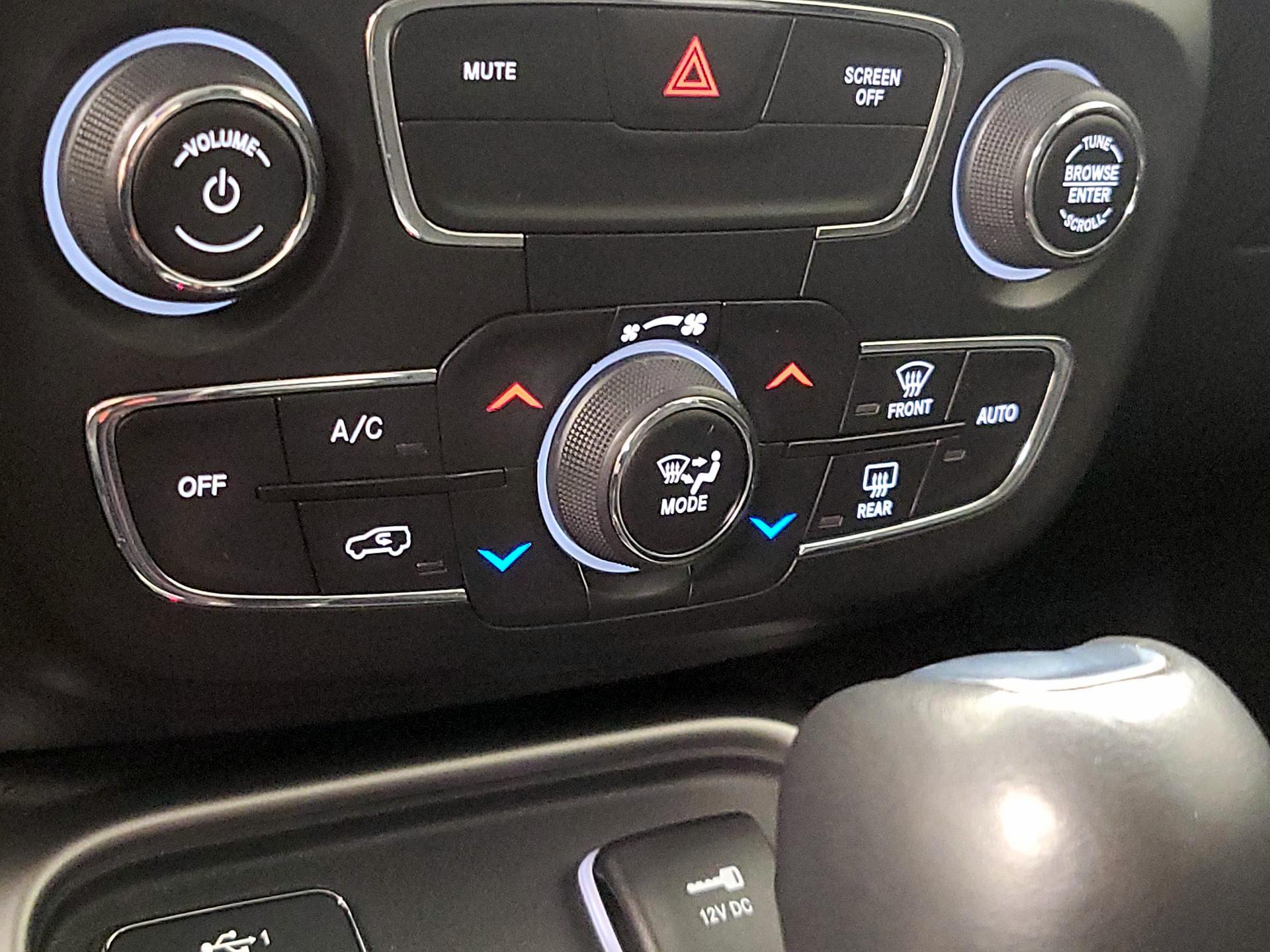 Thumbnail: 2021 Jeep Compass - 16