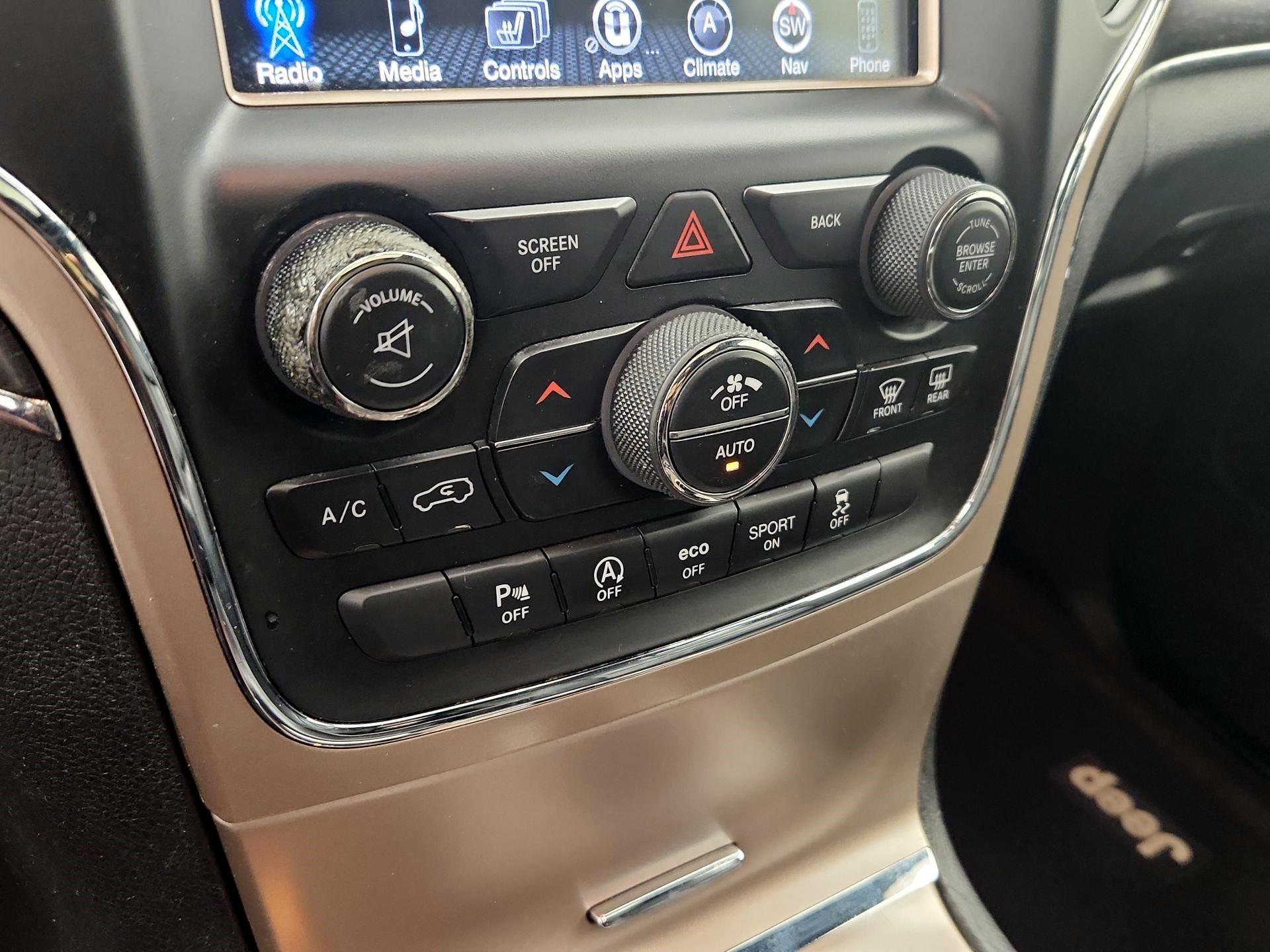 Thumbnail: 2016 Jeep Grand Cherokee - 17
