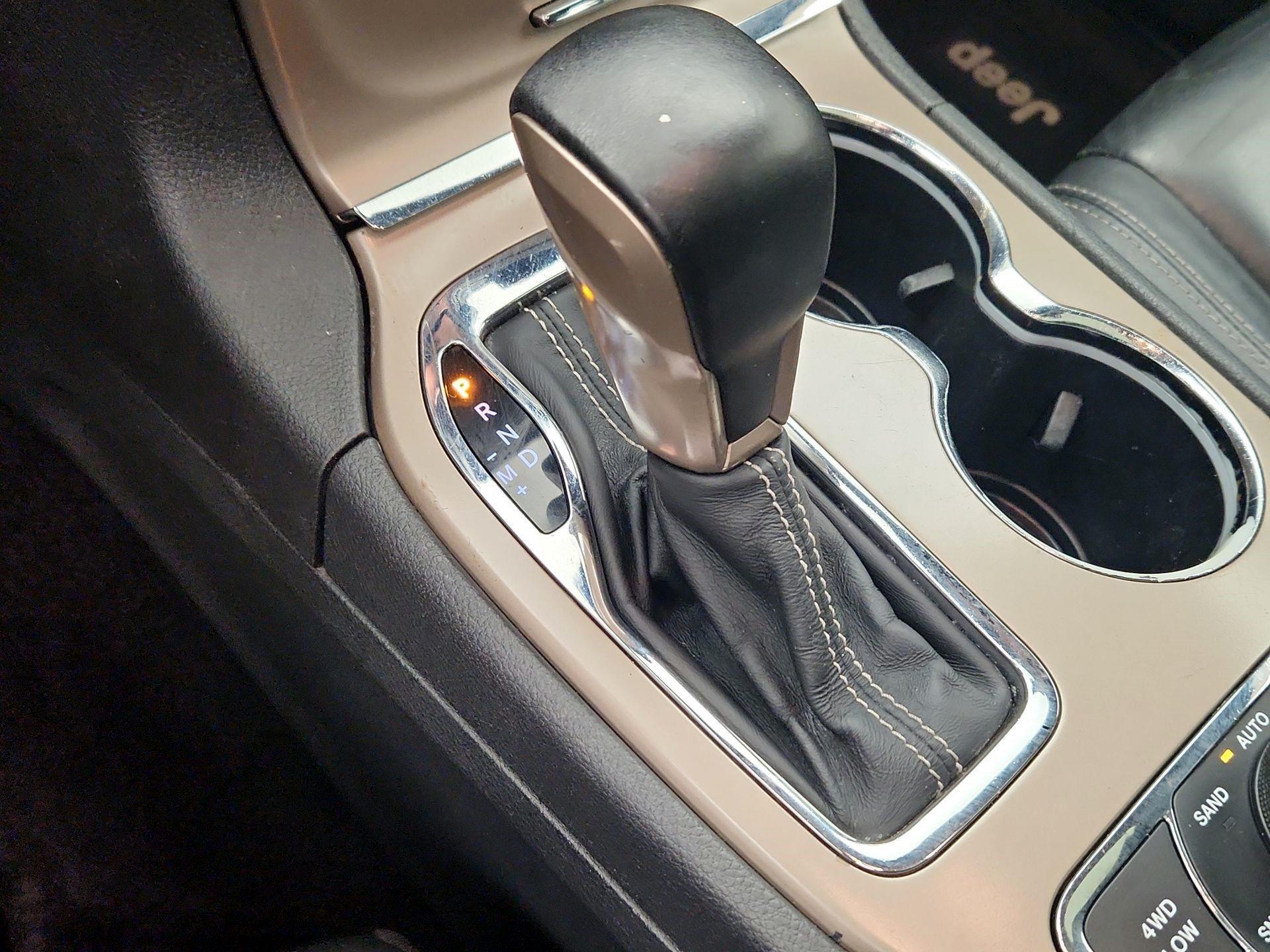 Thumbnail: 2016 Jeep Grand Cherokee - 18